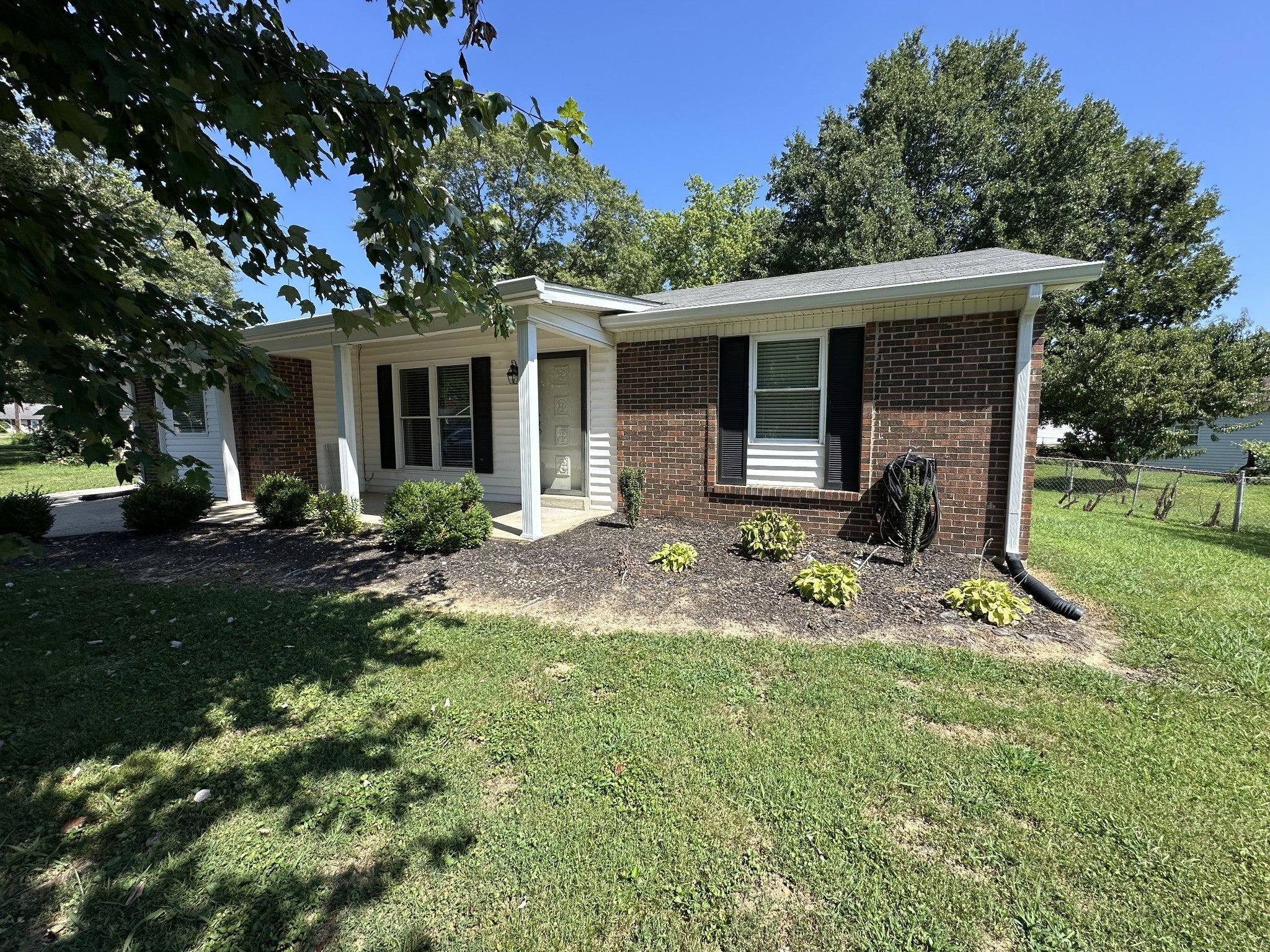 116 SE Springdale Dr