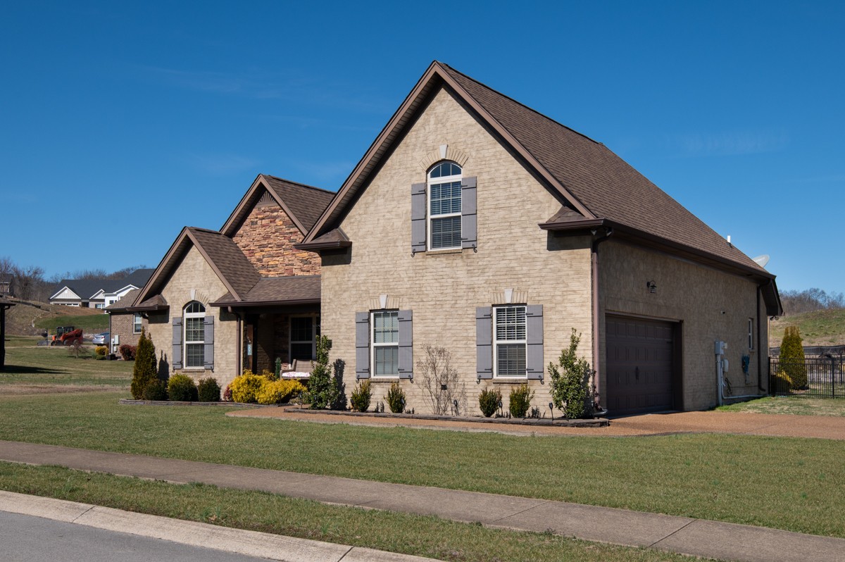 207 Hickory Pointe Dr