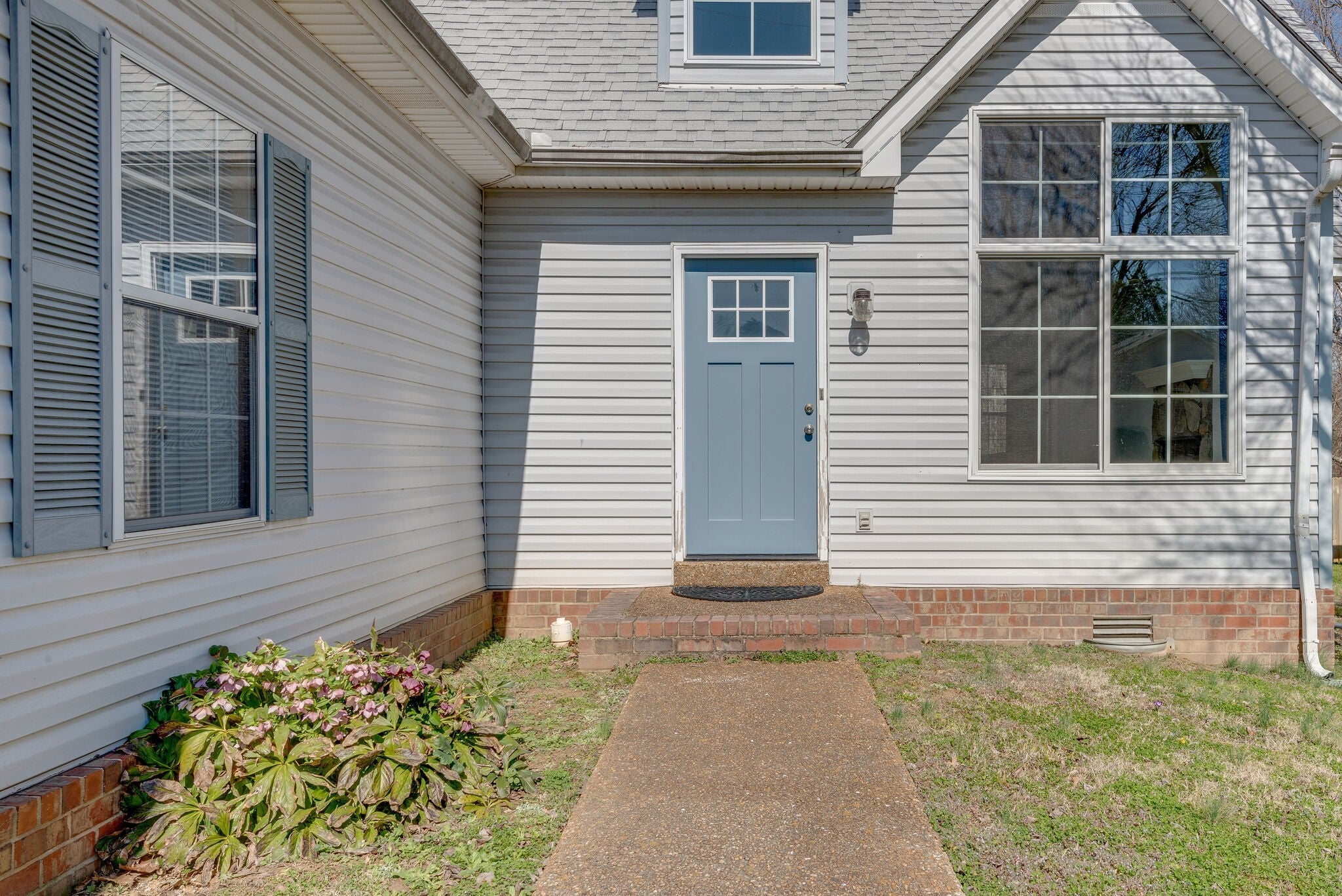 3248 Clapham Rd
