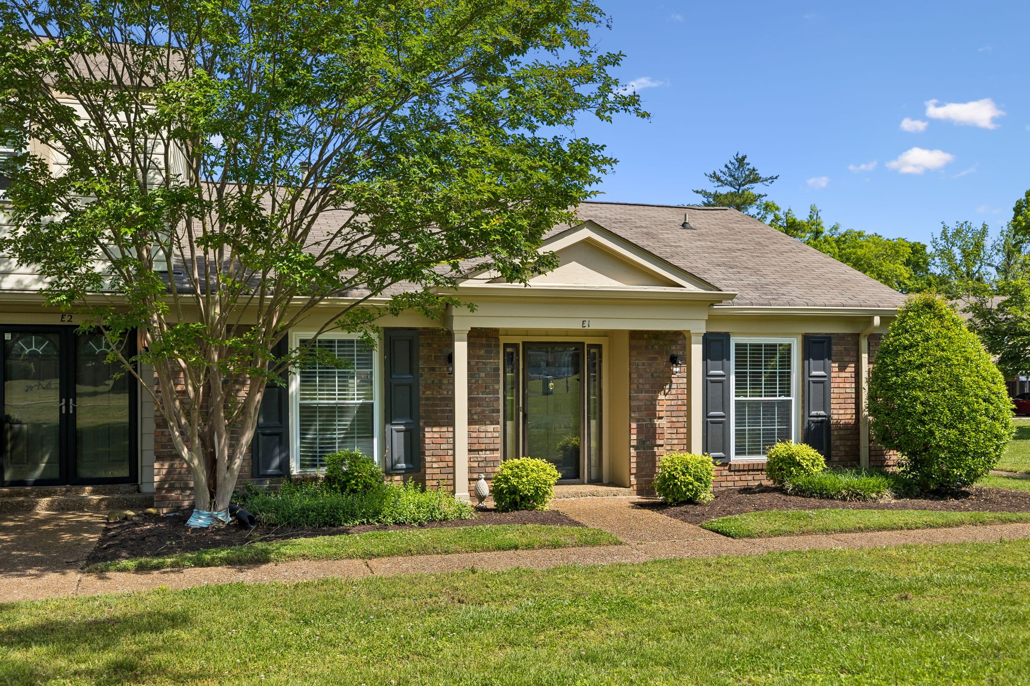 8207 Sawyer Brown Rd E1