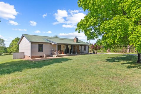 1802 Groveland Ridge Rd Columbia TN 38401