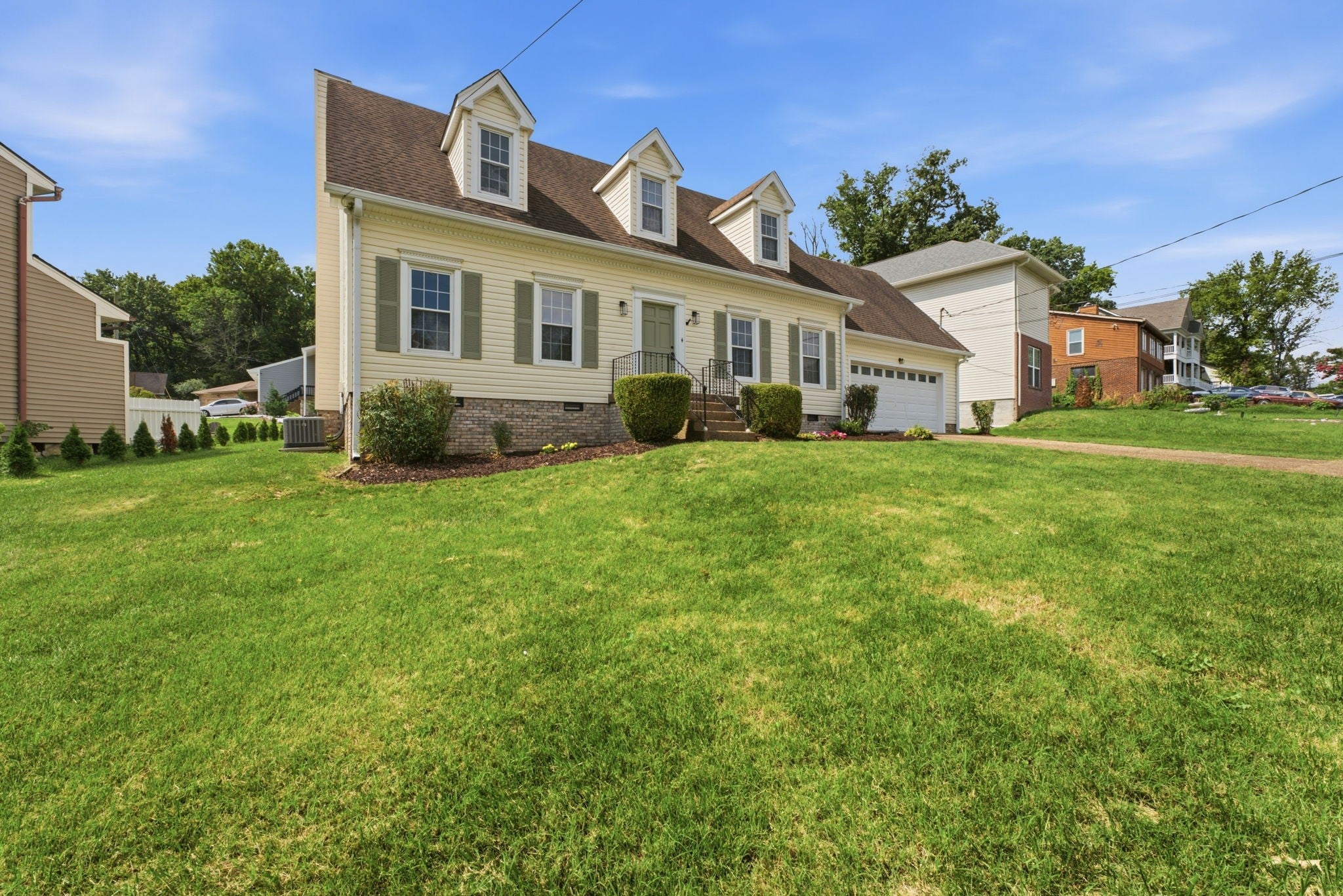 2601 Somerset Dr