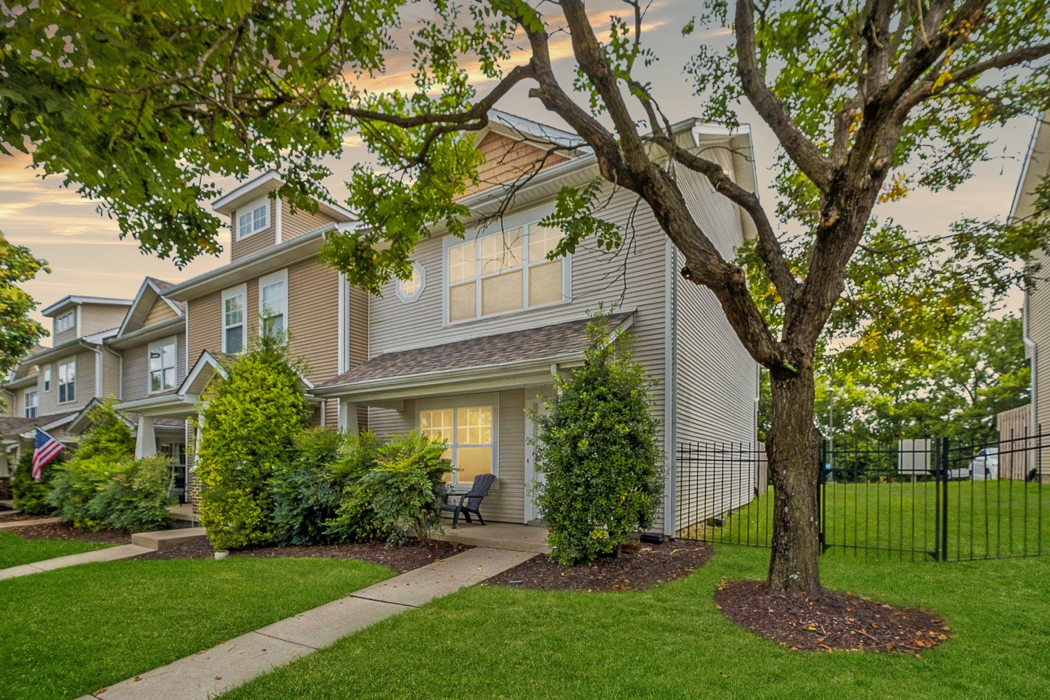 742 Vernon Ave