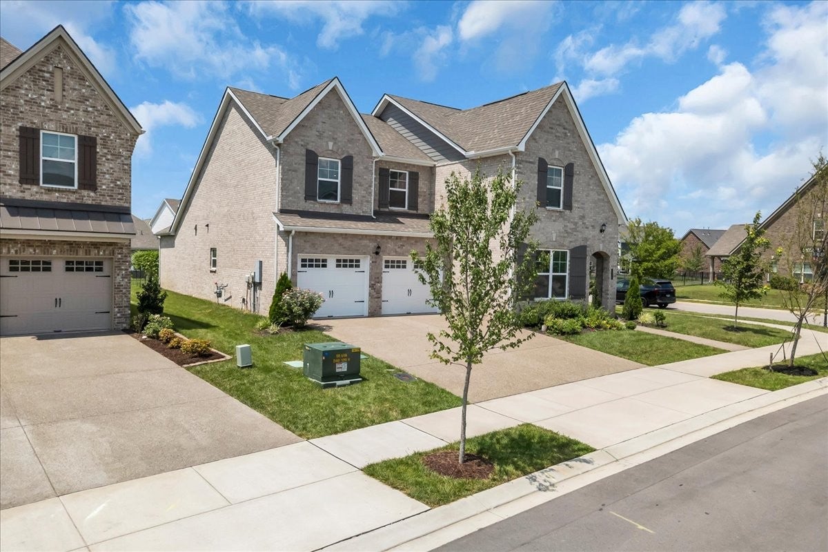 4000 Singing Creek Dr, Franklin TN 37064 4-bed home, photo 2 of 60