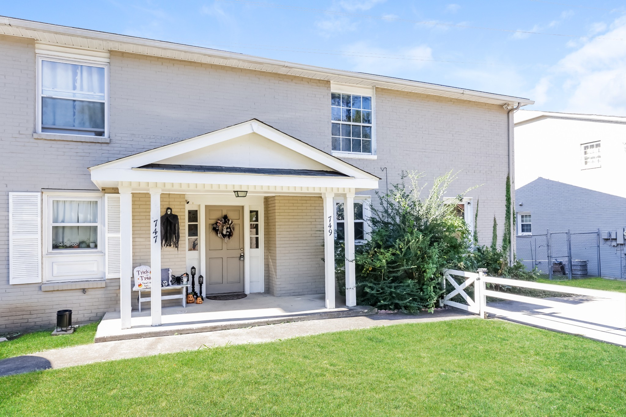 749 Huntington Pkwy