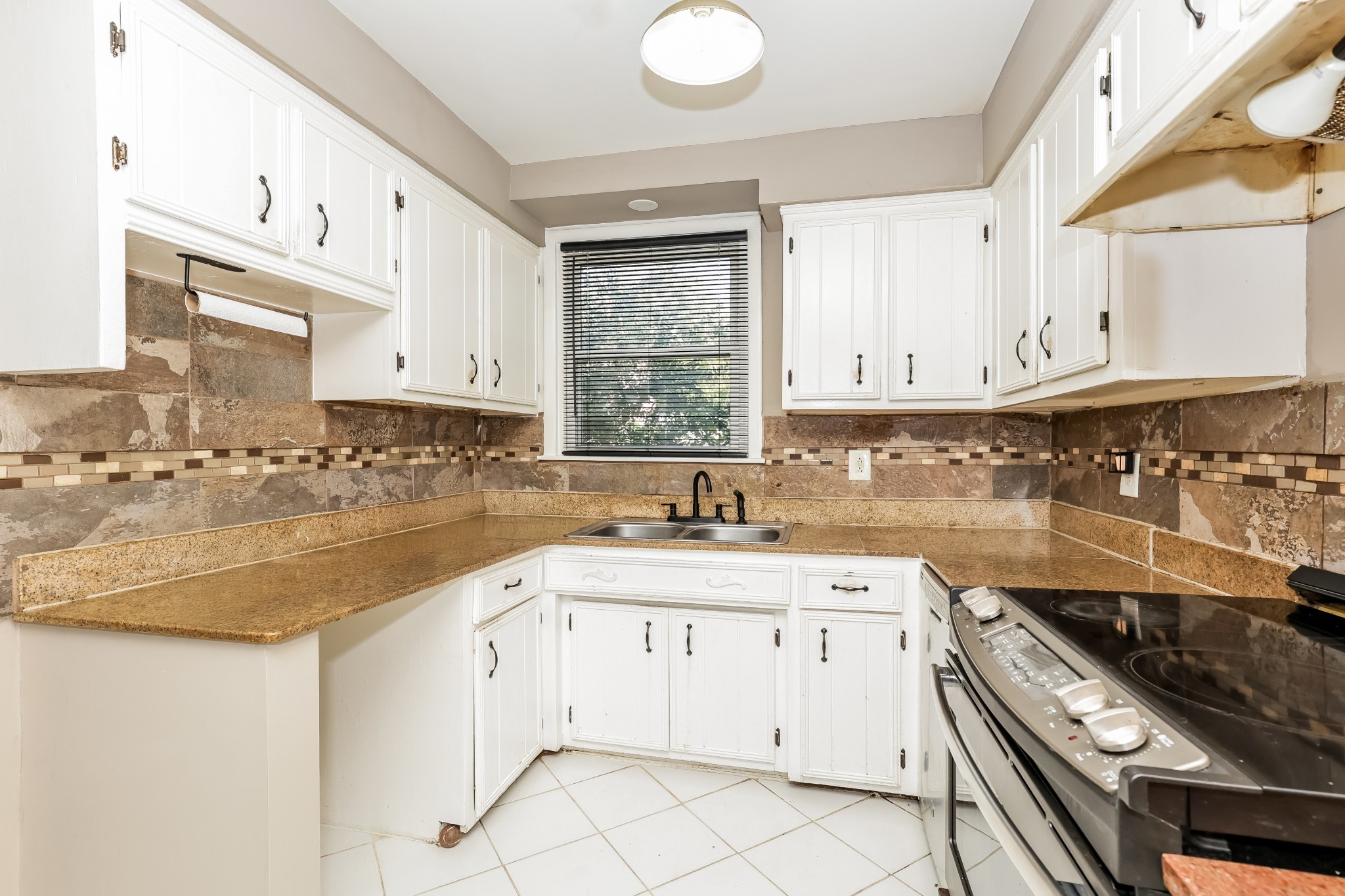 749 Huntington Pkwy