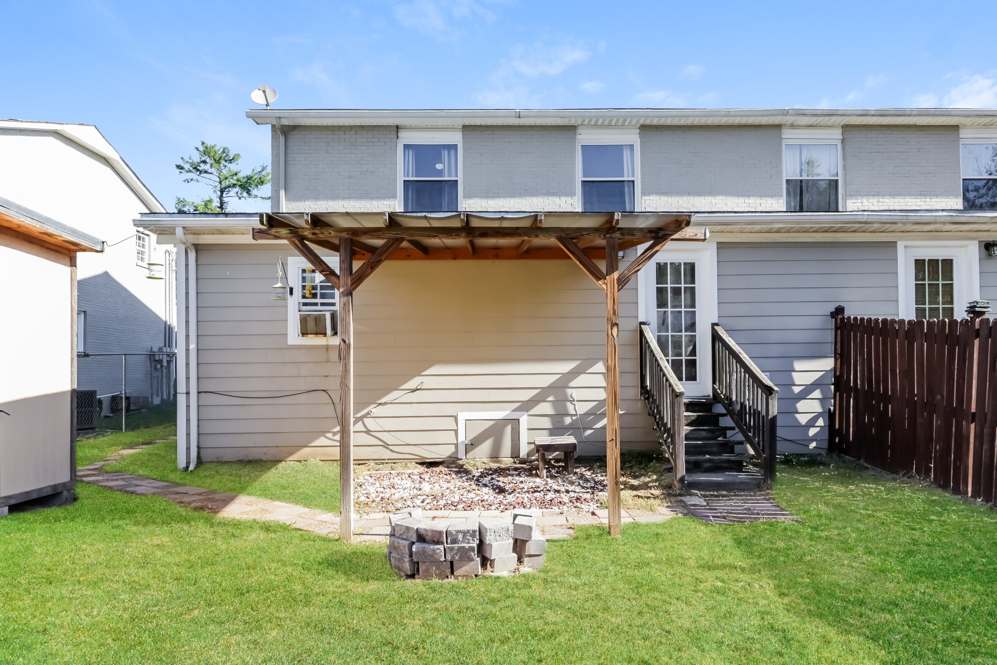 749 Huntington Pkwy