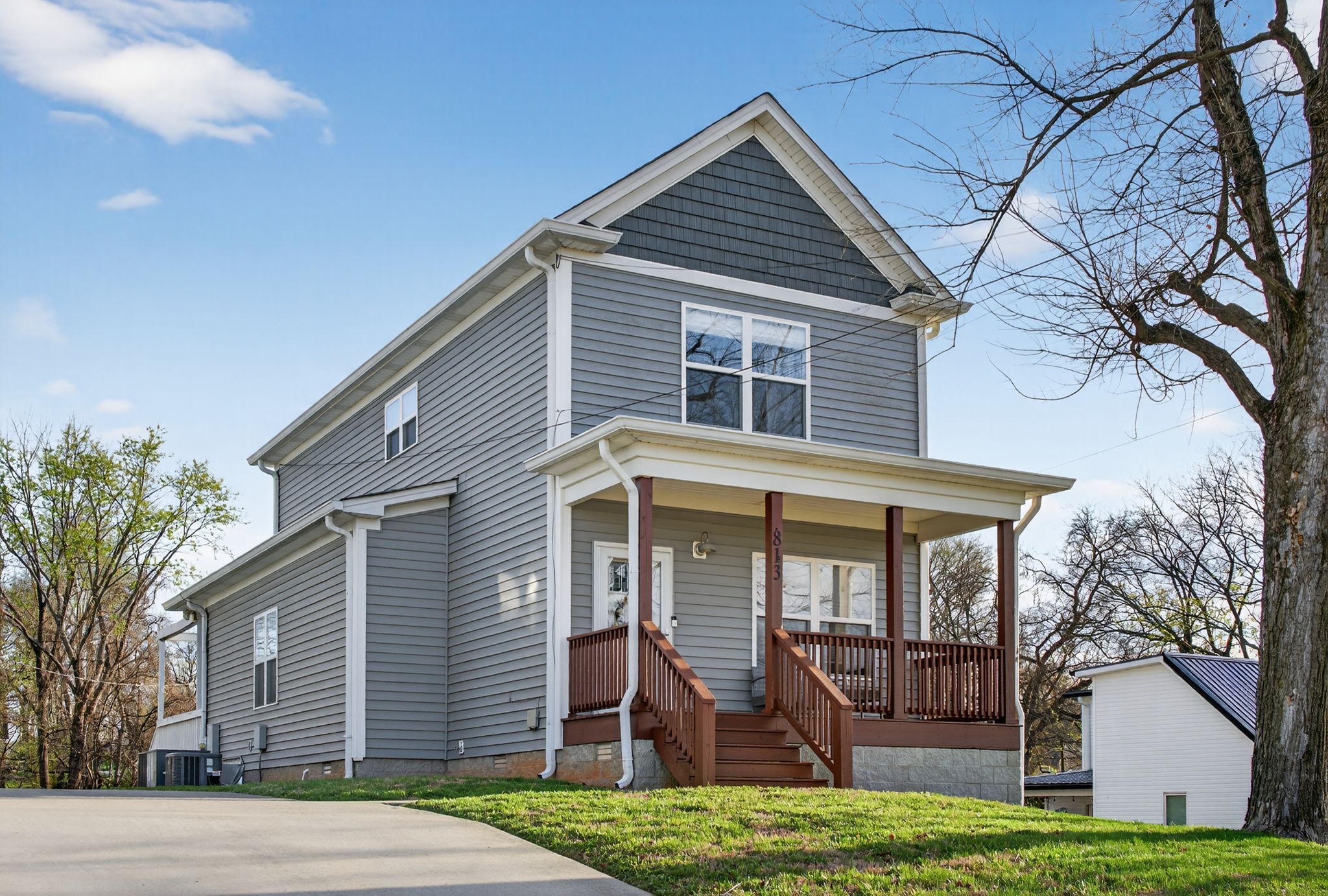813 5th Ave E