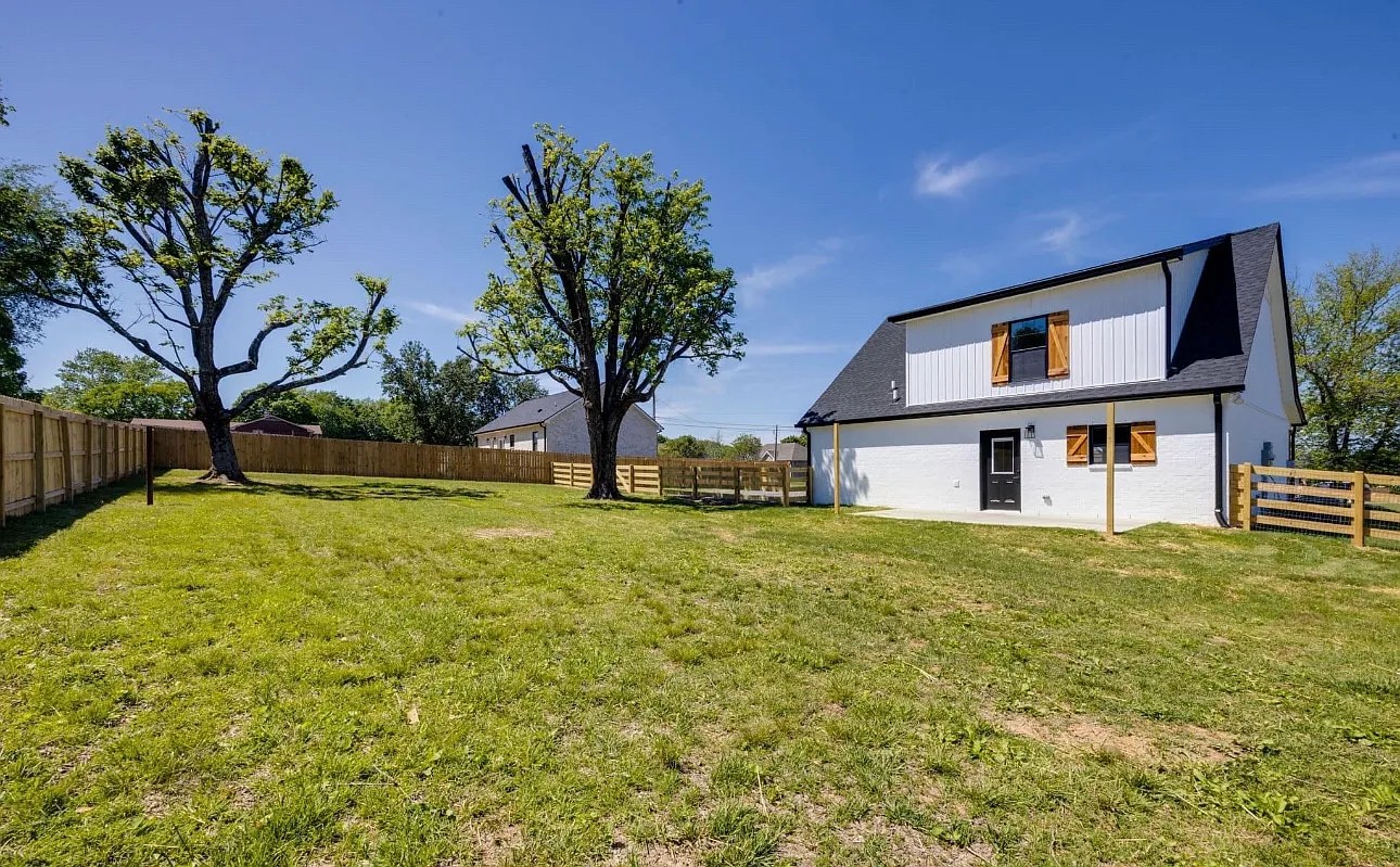 759 N Palmers Chapel Rd