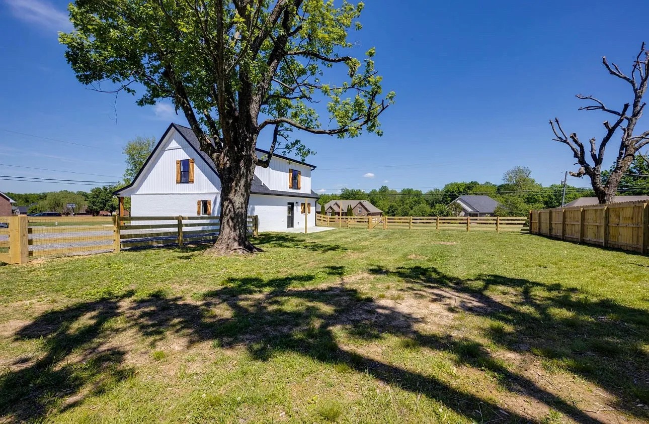 759 N Palmers Chapel Rd