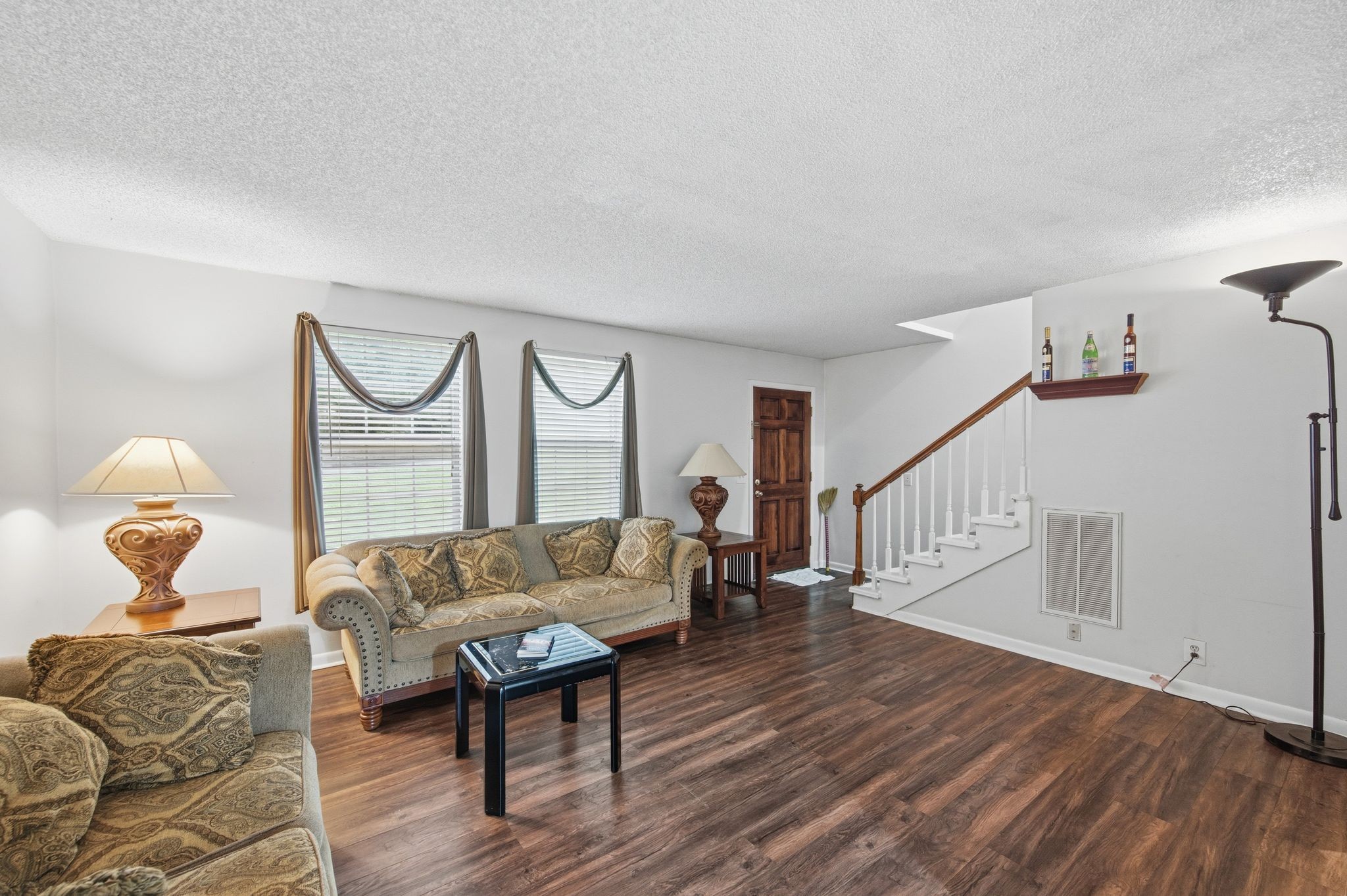 5515 Country Dr 54