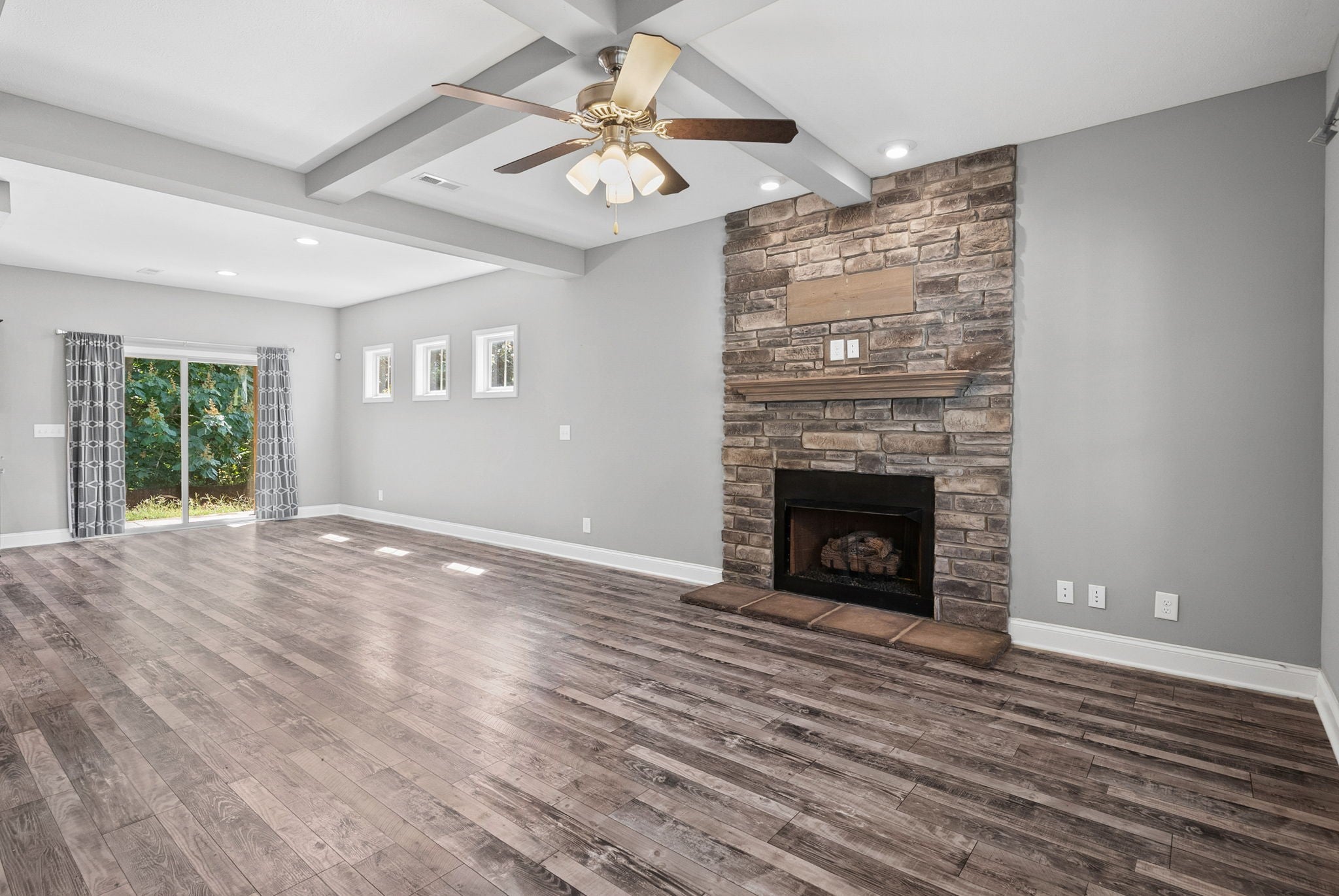1188 Eagles Bluff Dr