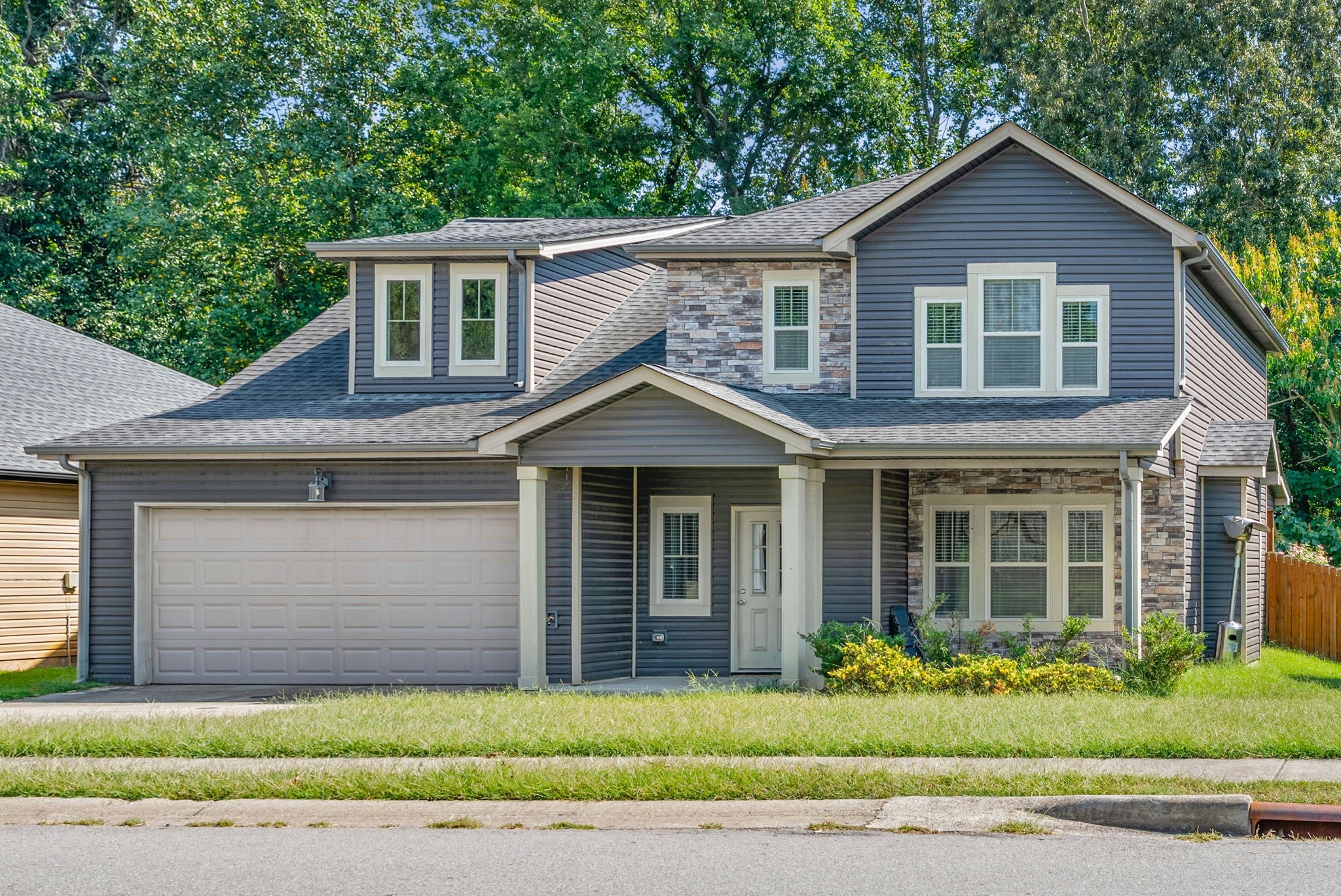 1188 Eagles Bluff Dr
