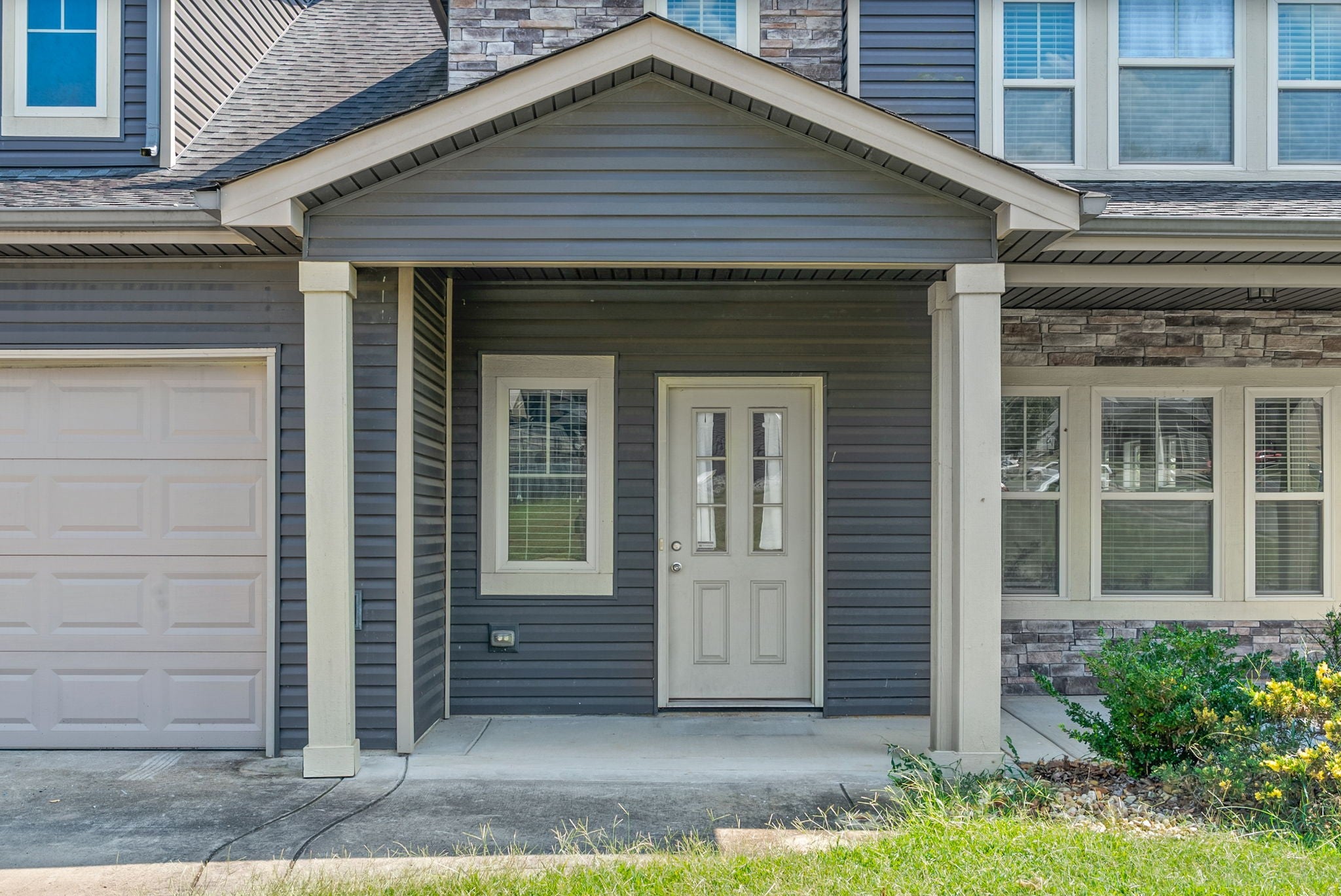 1188 Eagles Bluff Dr