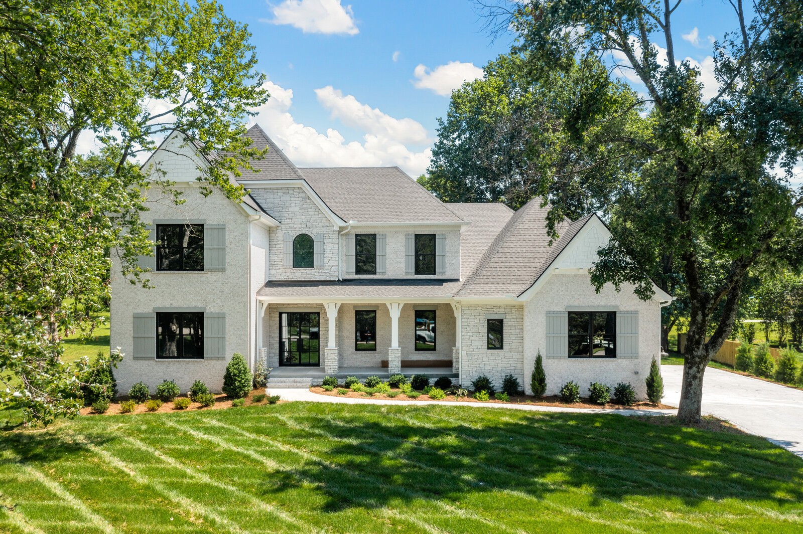 1310 Lipscomb Dr