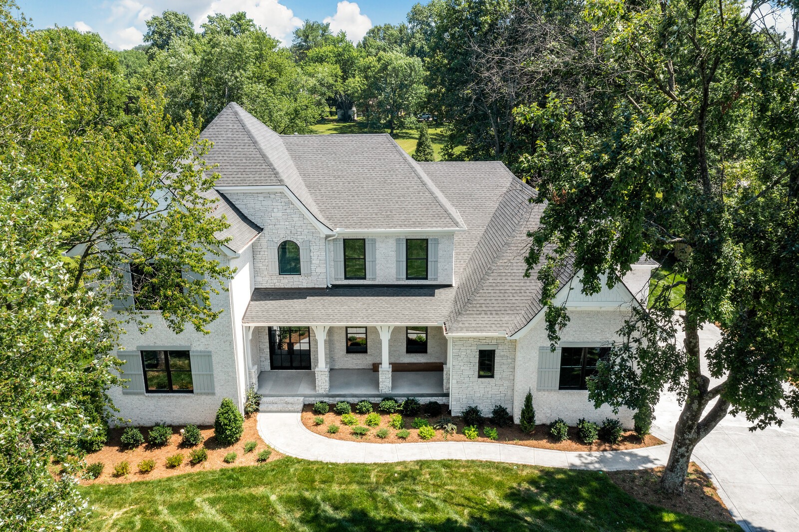 1310 Lipscomb Dr