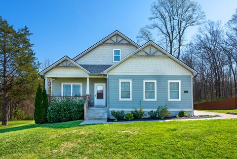 1001 Stonebrook Dr Dickson TN 37055