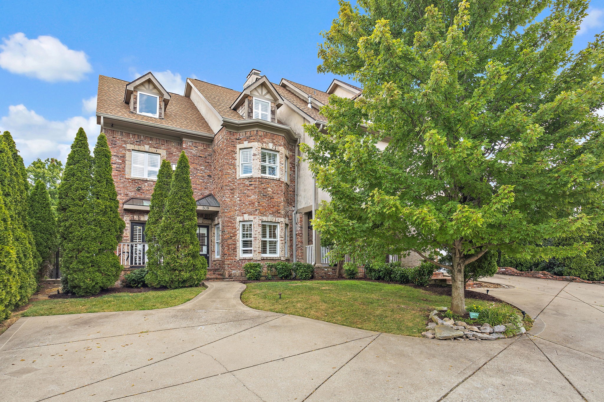 509 Acklen Park Dr
