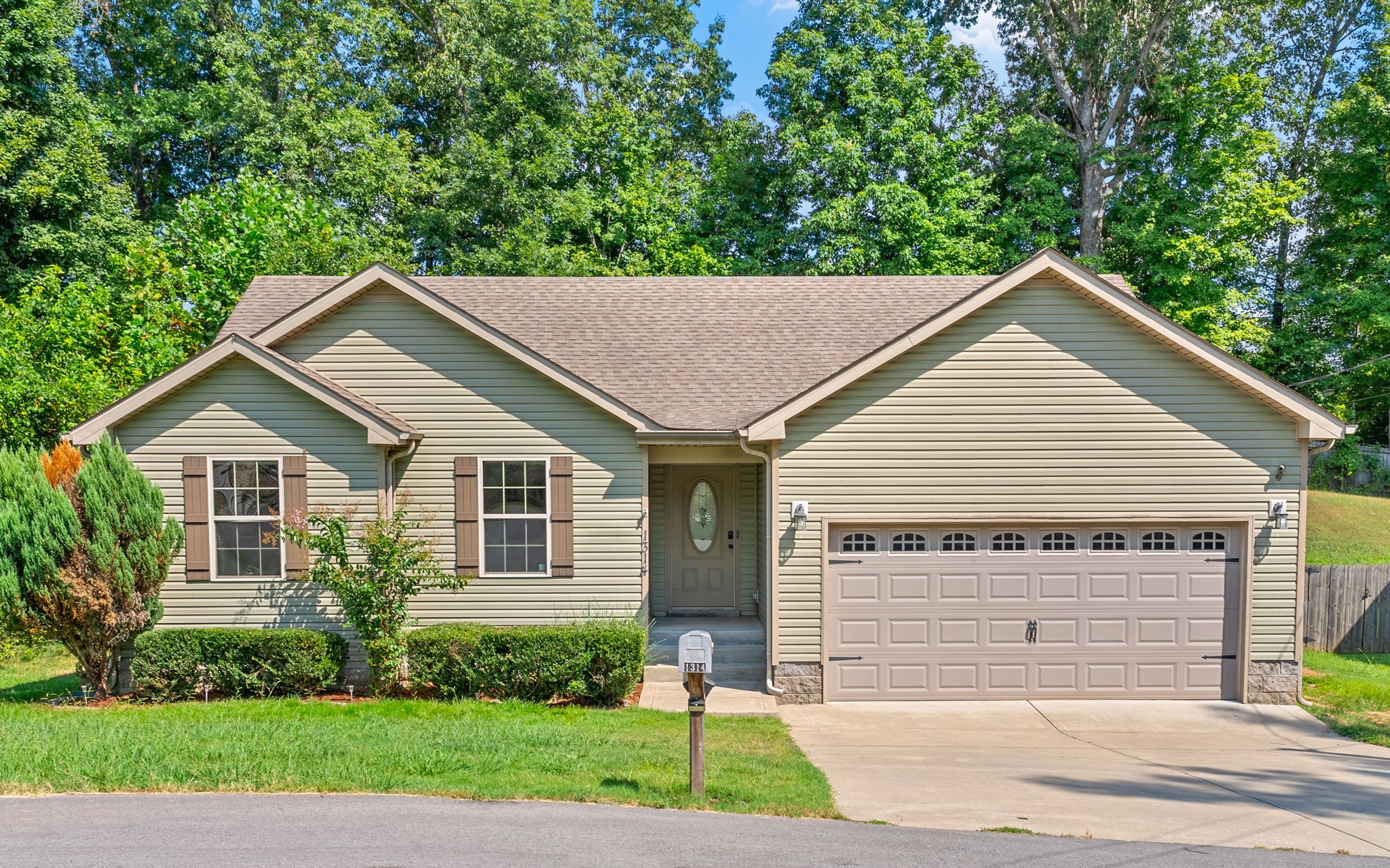 1314 Hand Dr