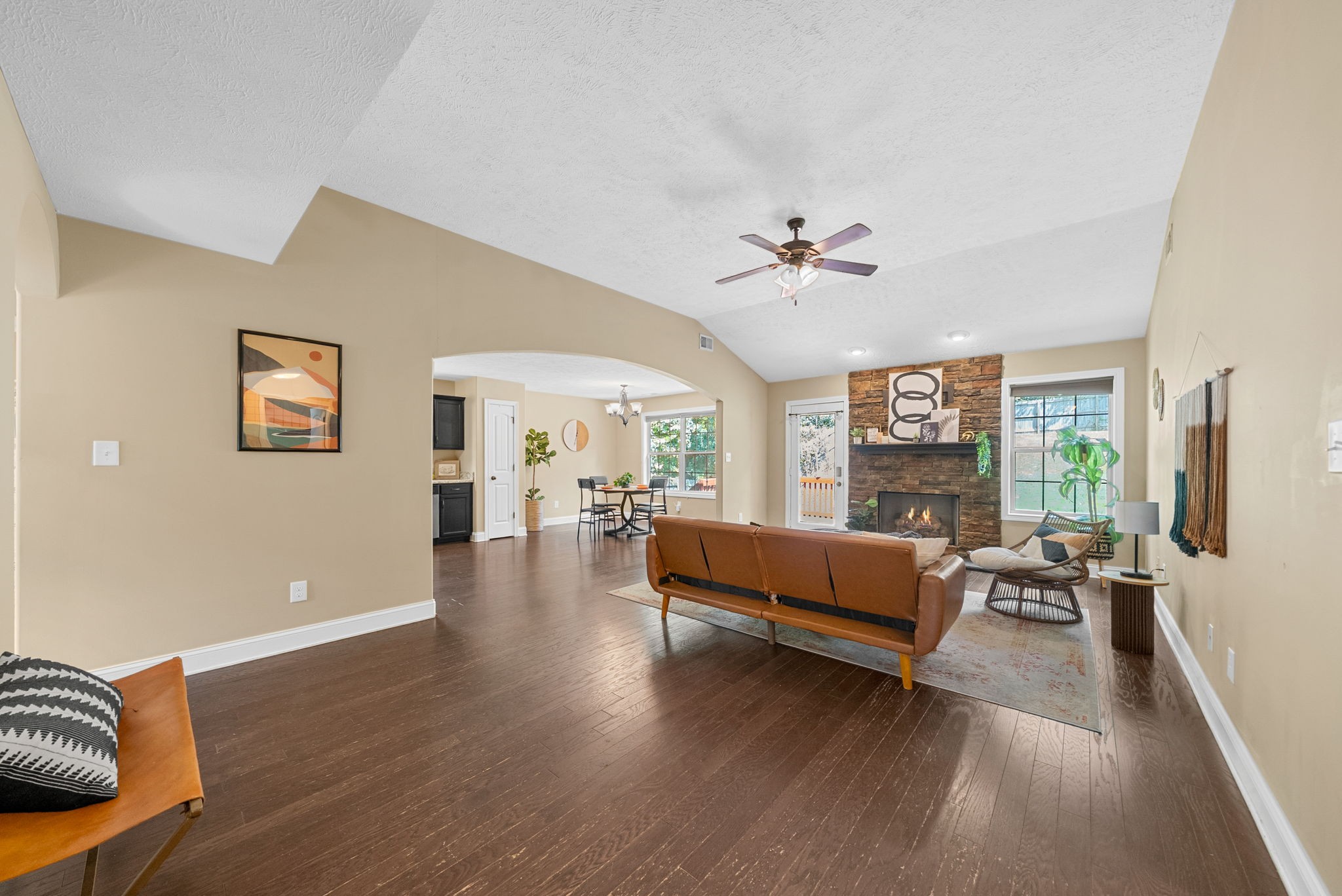 1314 Hand Dr