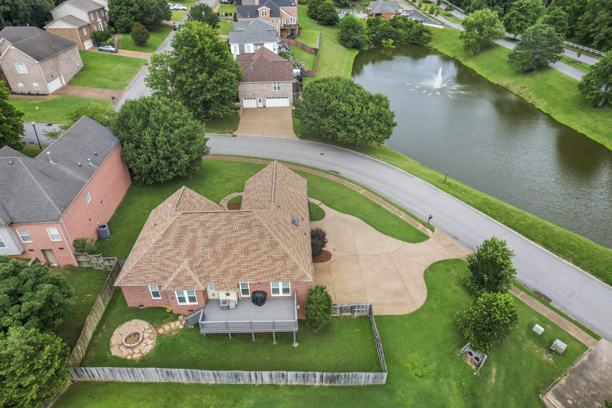 103 Fieldcrest Dr