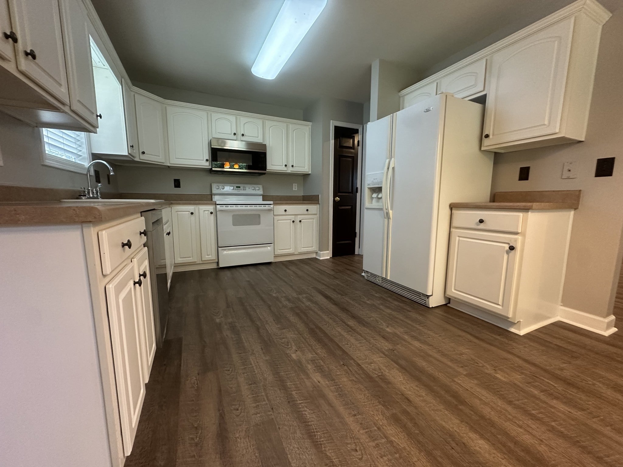 109 Lakeside Ct