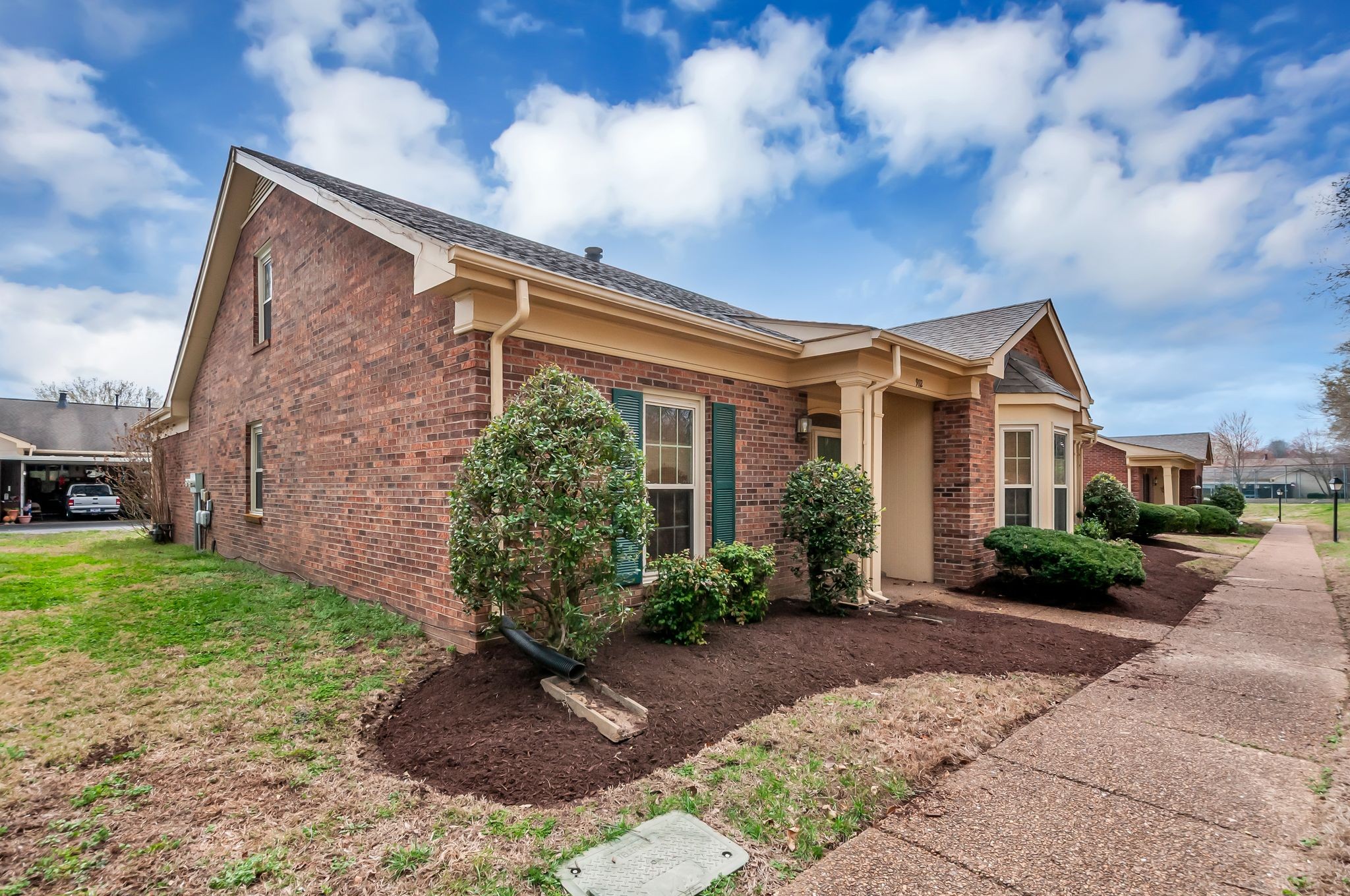 9112 Sawyer Brown Rd