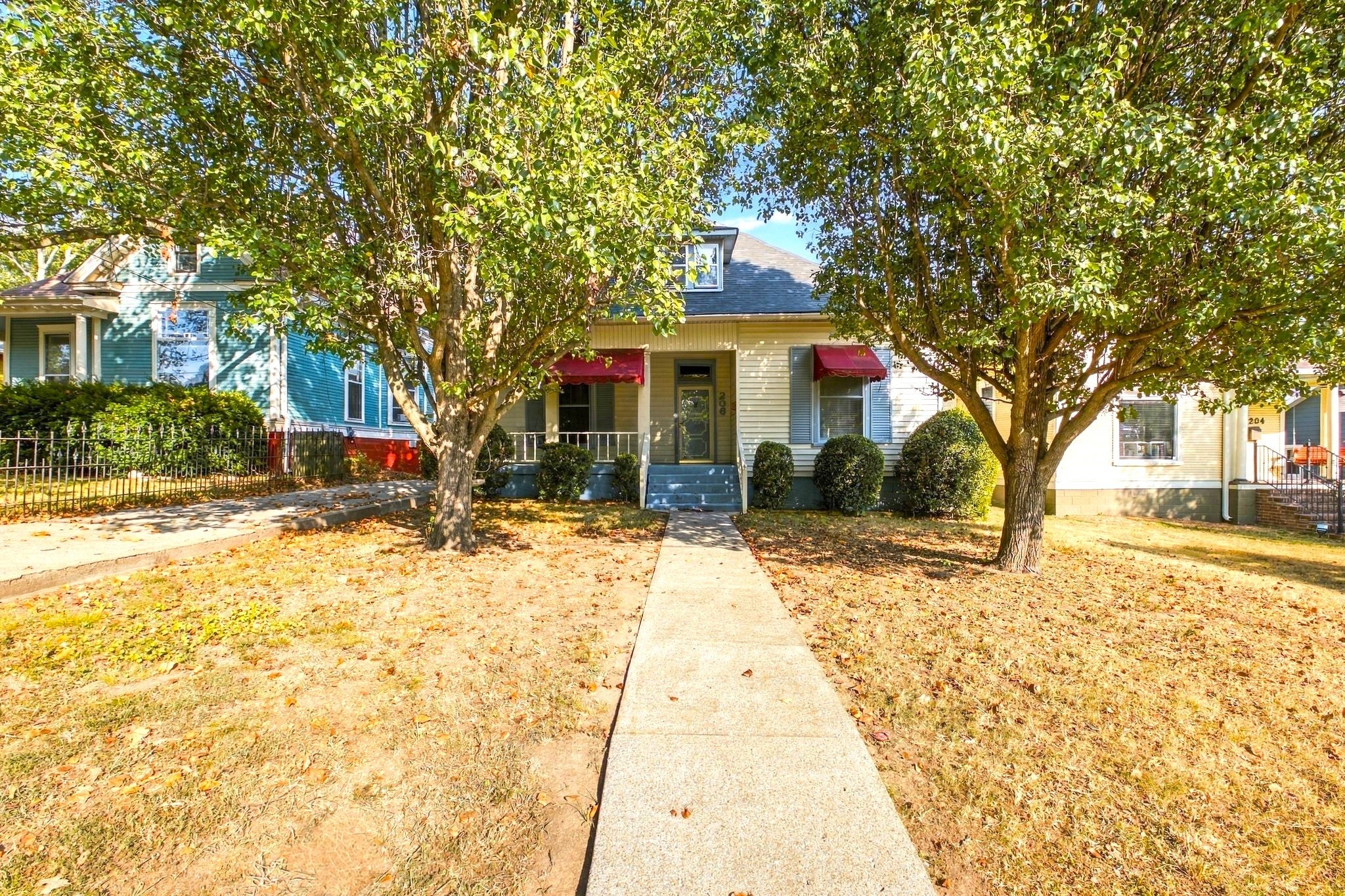 206 Manchester Ave