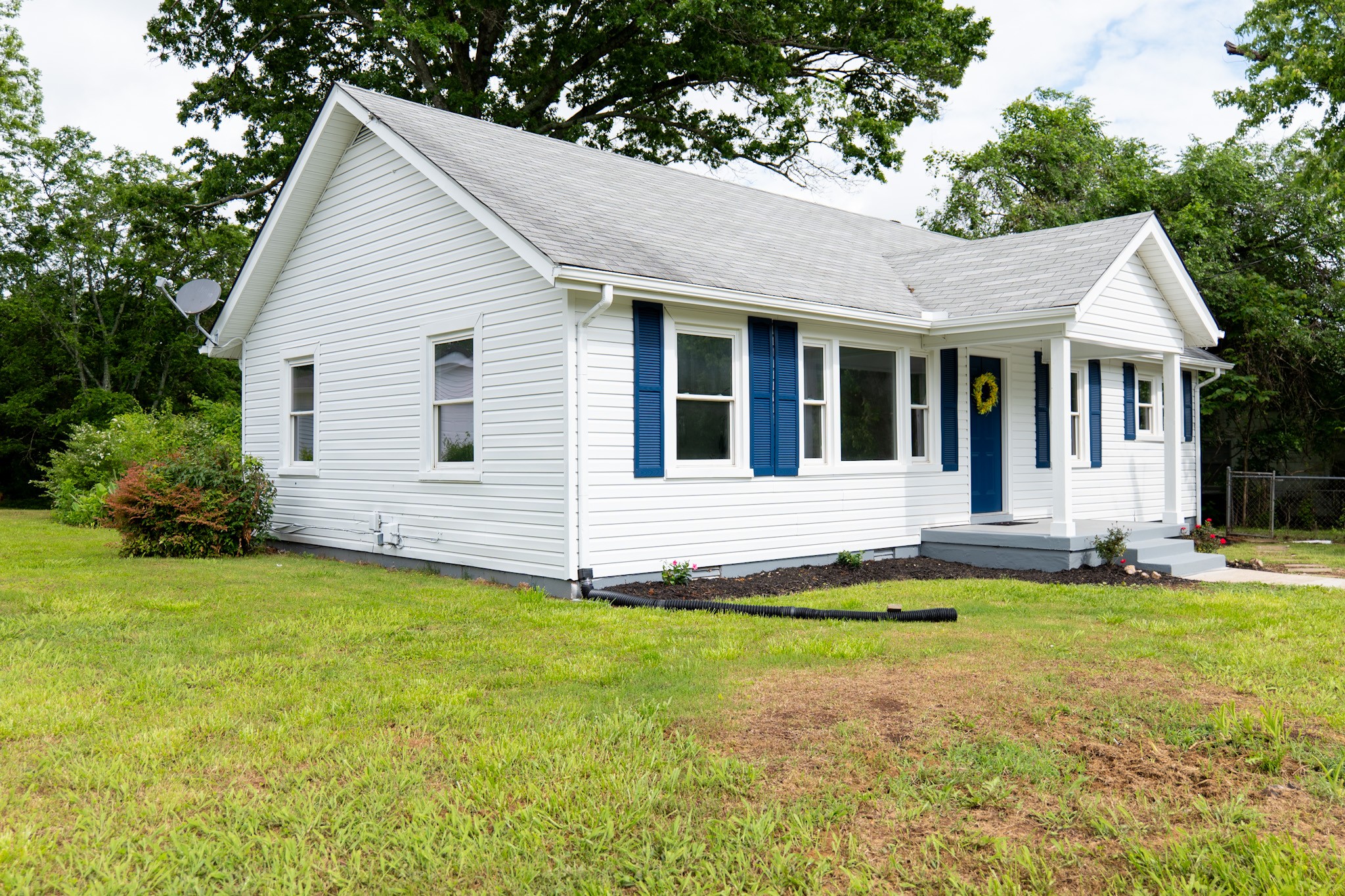 313 Jakes Ave