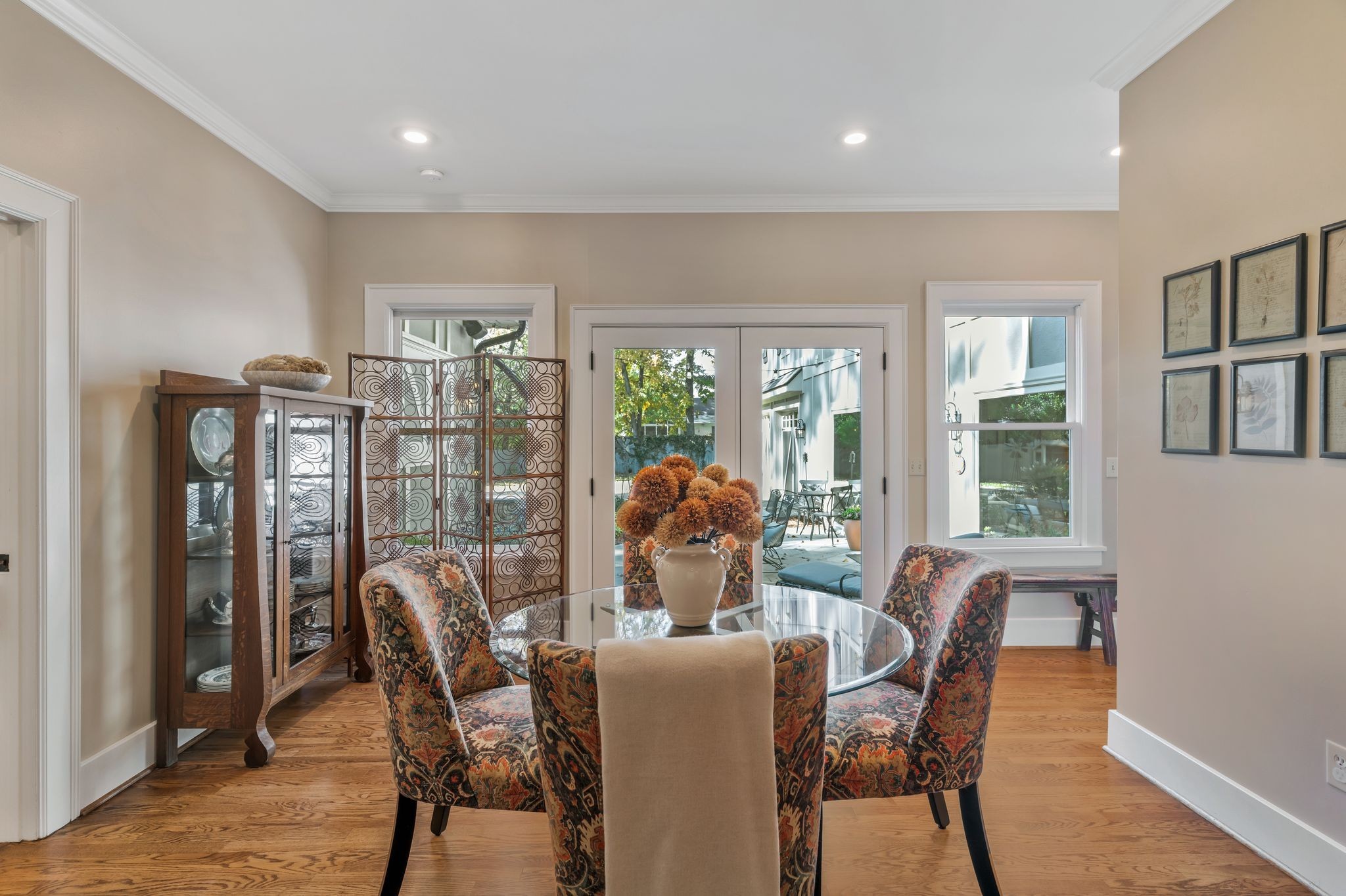 Nashville, Tennessee, 37215, United States, 4 Bedrooms Bedrooms, ,5 BathroomsBathrooms,Residential,Active,2052091