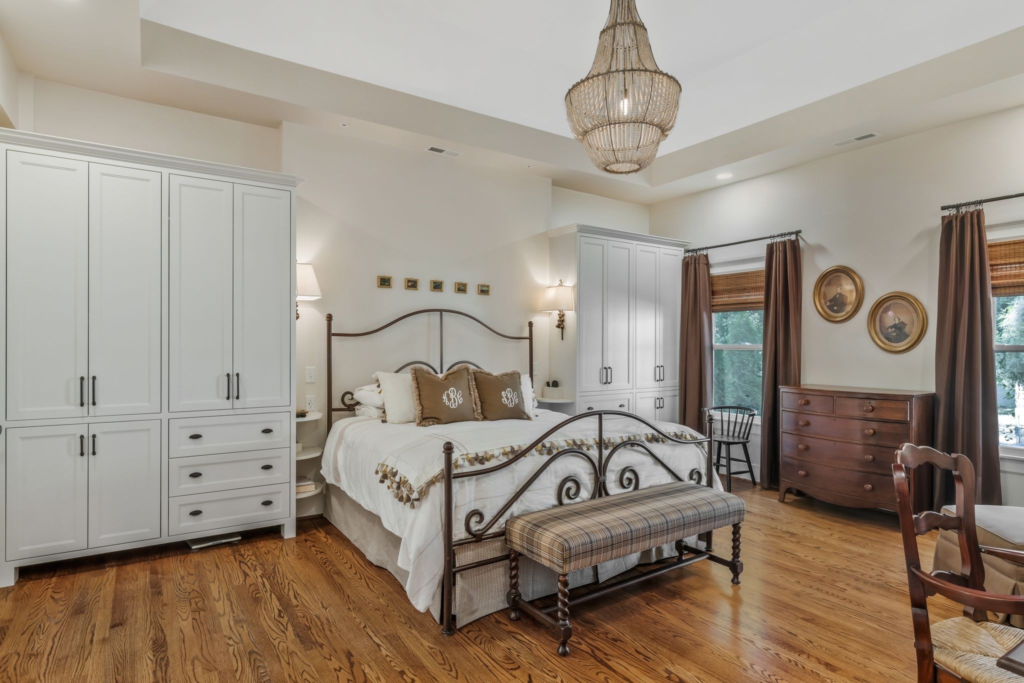 Nashville, Tennessee, 37215, United States, 4 Bedrooms Bedrooms, ,5 BathroomsBathrooms,Residential,Active,2052091