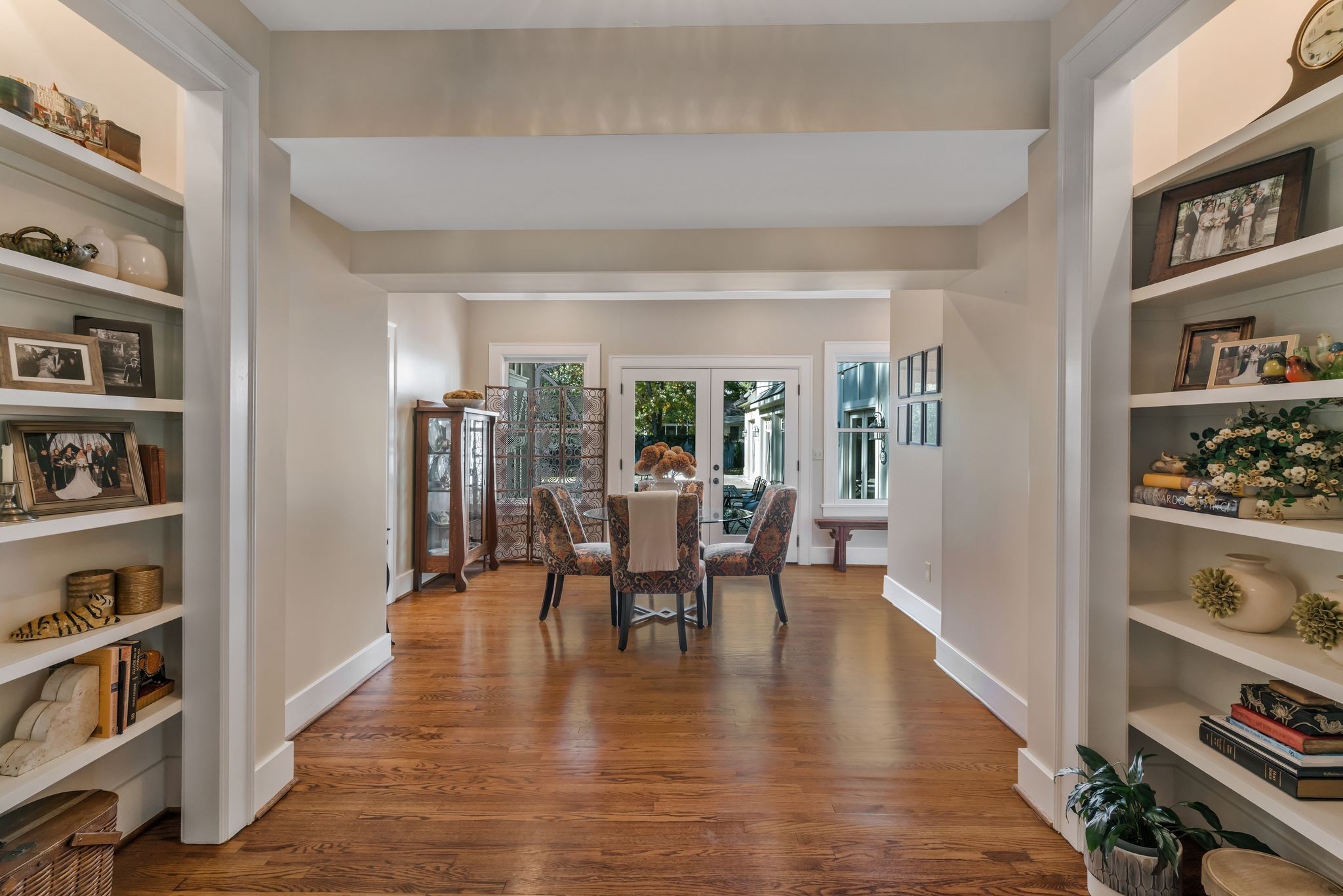 Nashville, Tennessee, 37215, United States, 4 Bedrooms Bedrooms, ,5 BathroomsBathrooms,Residential,Active,2052091