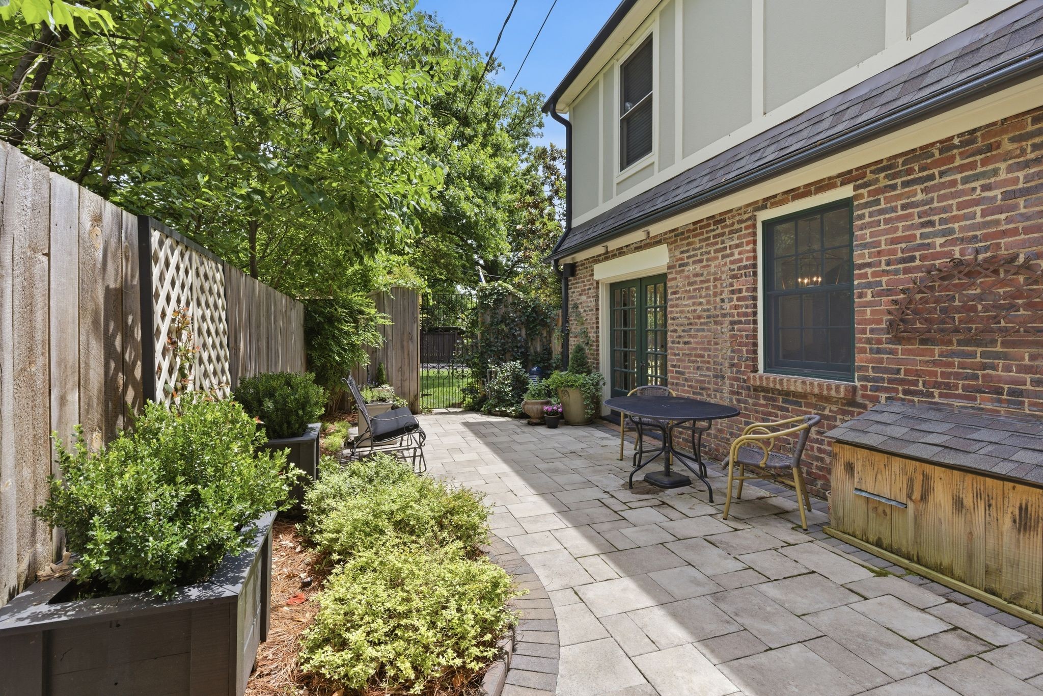 Nashville, Tennessee, 37215, United States, 4 Bedrooms Bedrooms, ,5 BathroomsBathrooms,Residential,Active,2052091