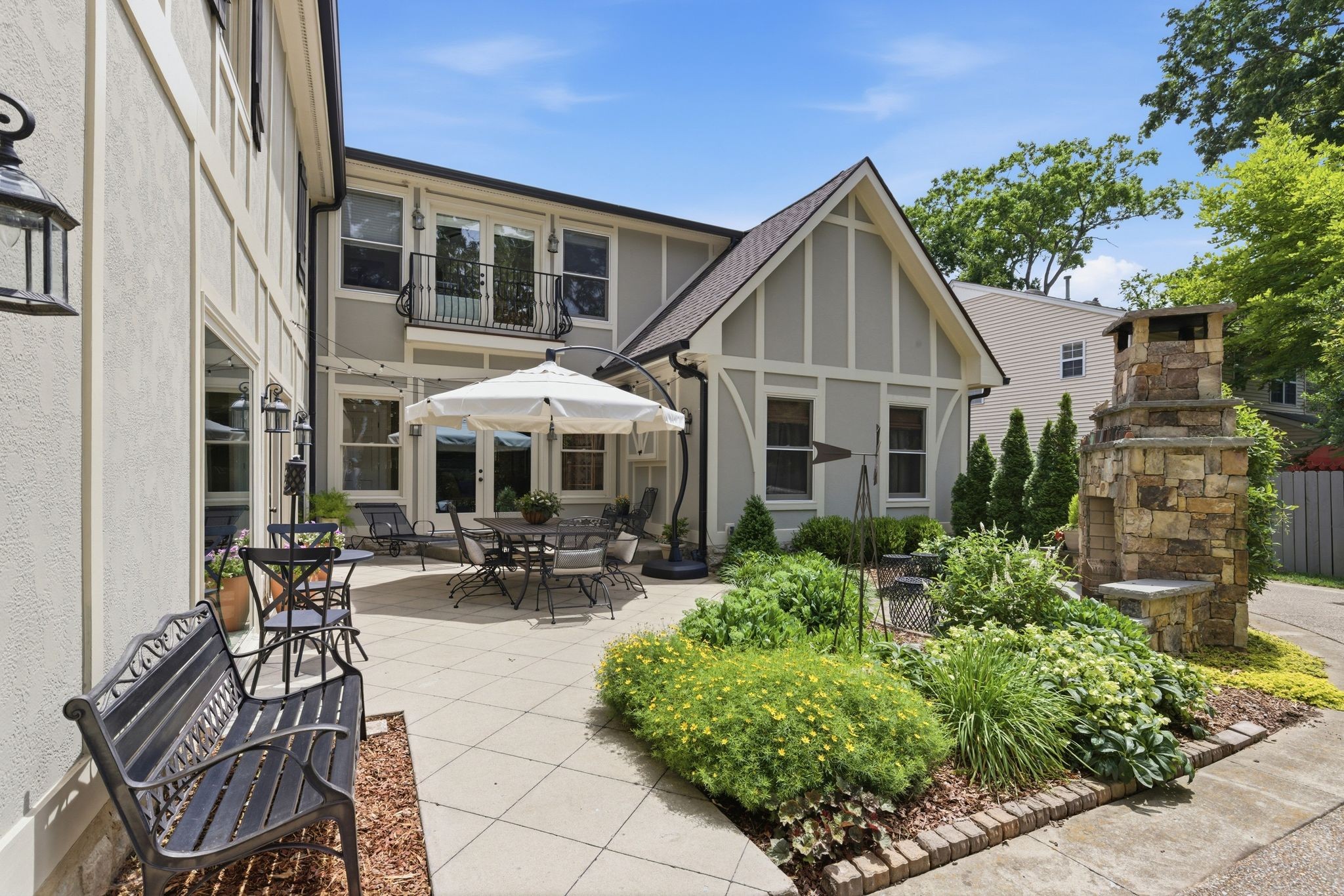 Nashville, Tennessee, 37215, United States, 4 Bedrooms Bedrooms, ,5 BathroomsBathrooms,Residential,Active,2052091