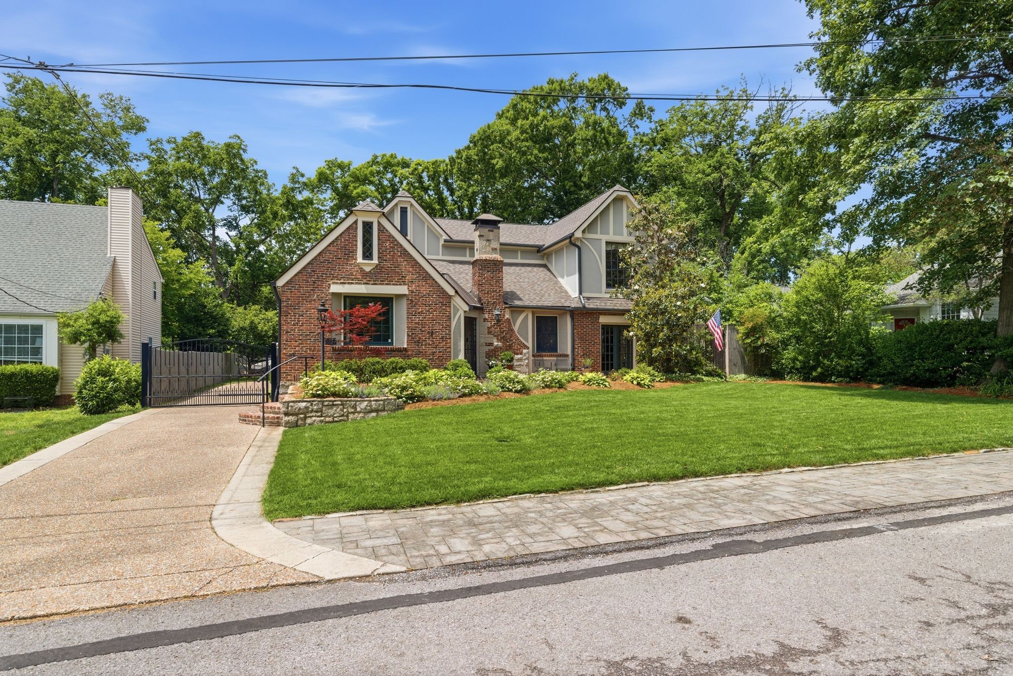 Nashville, Tennessee, 37215, United States, 4 Bedrooms Bedrooms, ,5 BathroomsBathrooms,Residential,Active,2052091