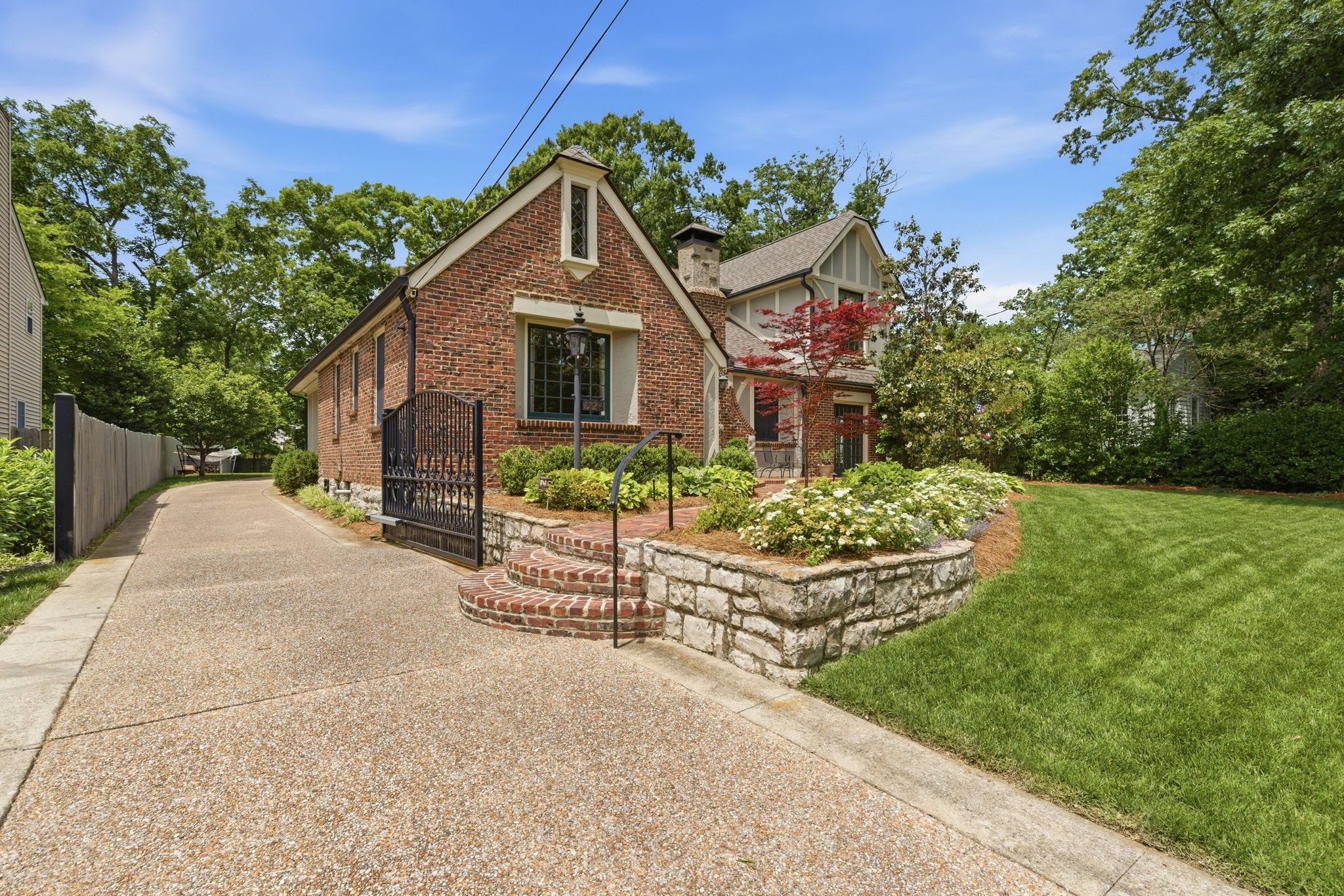 Nashville, Tennessee, 37215, United States, 4 Bedrooms Bedrooms, ,5 BathroomsBathrooms,Residential,Active,2052091