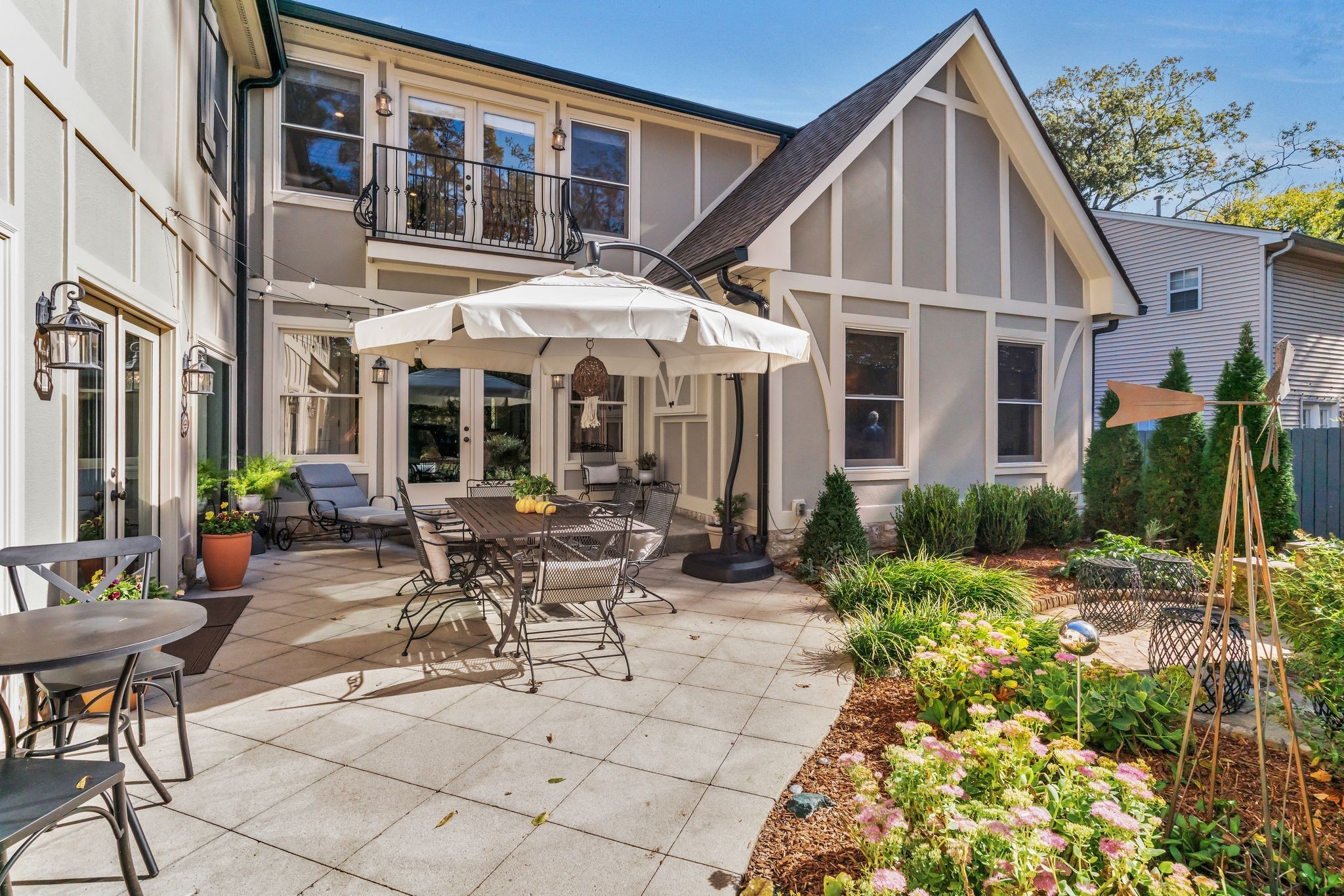 Nashville, Tennessee, 37215, United States, 4 Bedrooms Bedrooms, ,5 BathroomsBathrooms,Residential,Active,2052091