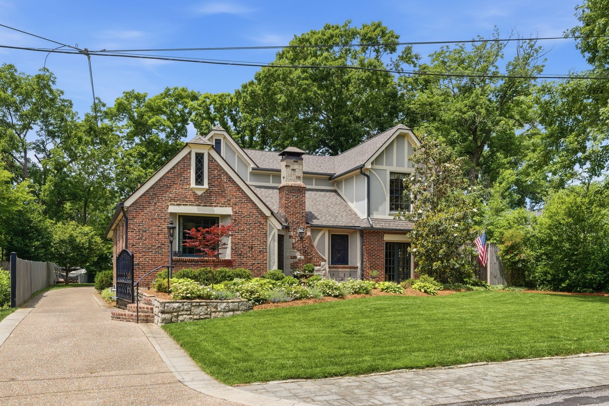 Nashville, Tennessee, 37215, United States, 4 Bedrooms Bedrooms, ,5 BathroomsBathrooms,Residential,Active,2052091