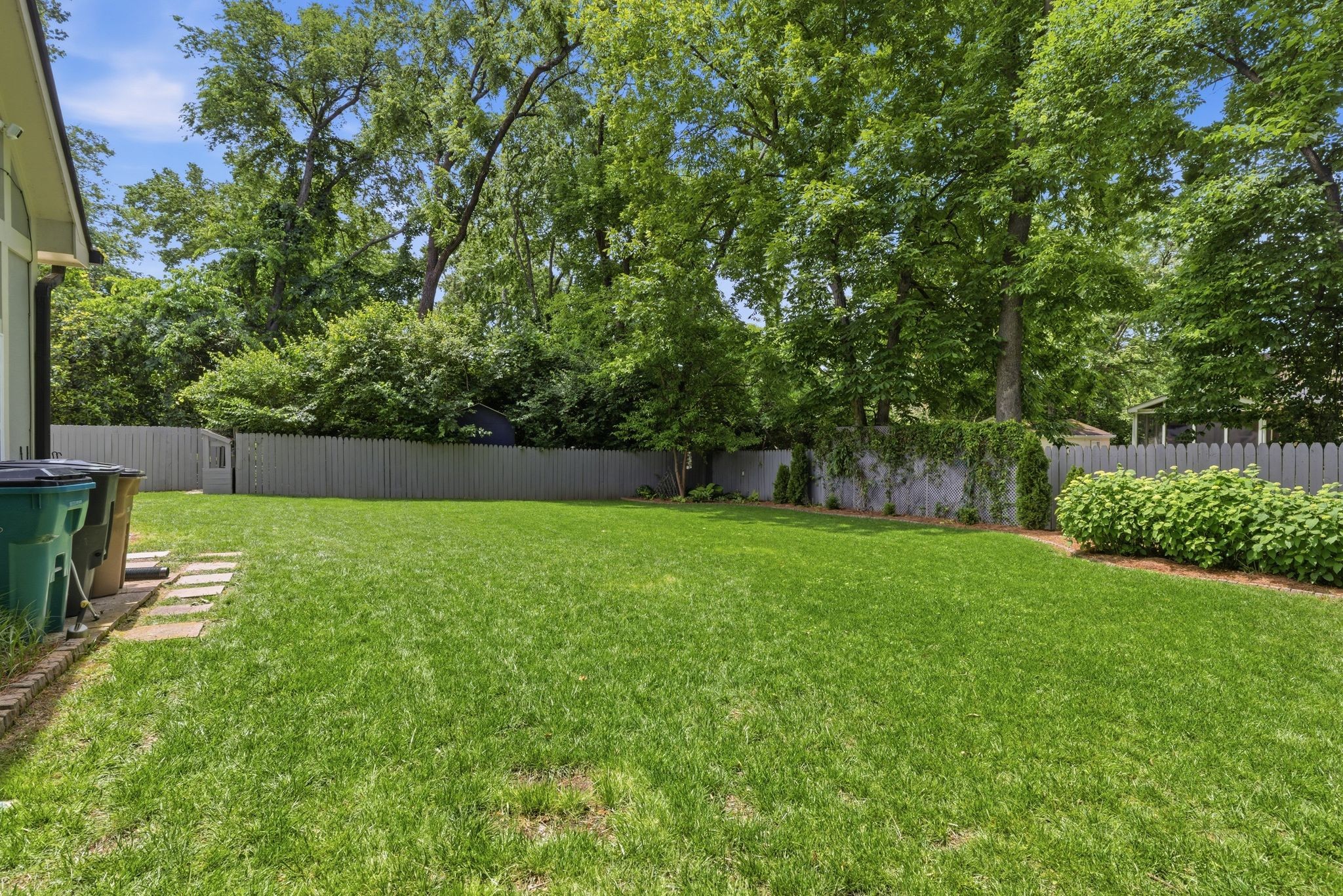 Nashville, Tennessee, 37215, United States, 4 Bedrooms Bedrooms, ,5 BathroomsBathrooms,Residential,Active,2052091