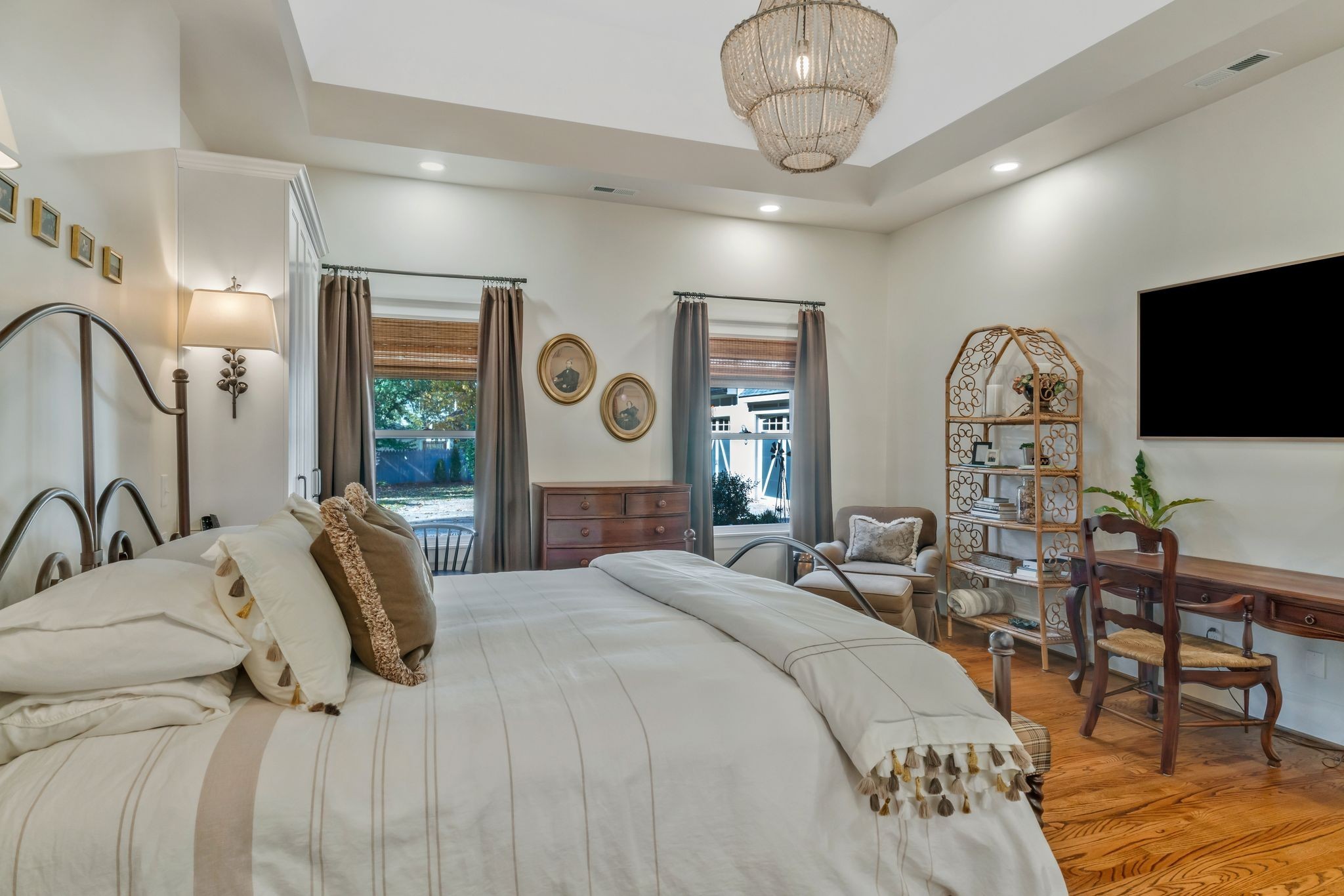 Nashville, Tennessee, 37215, United States, 4 Bedrooms Bedrooms, ,5 BathroomsBathrooms,Residential,Active,2052091
