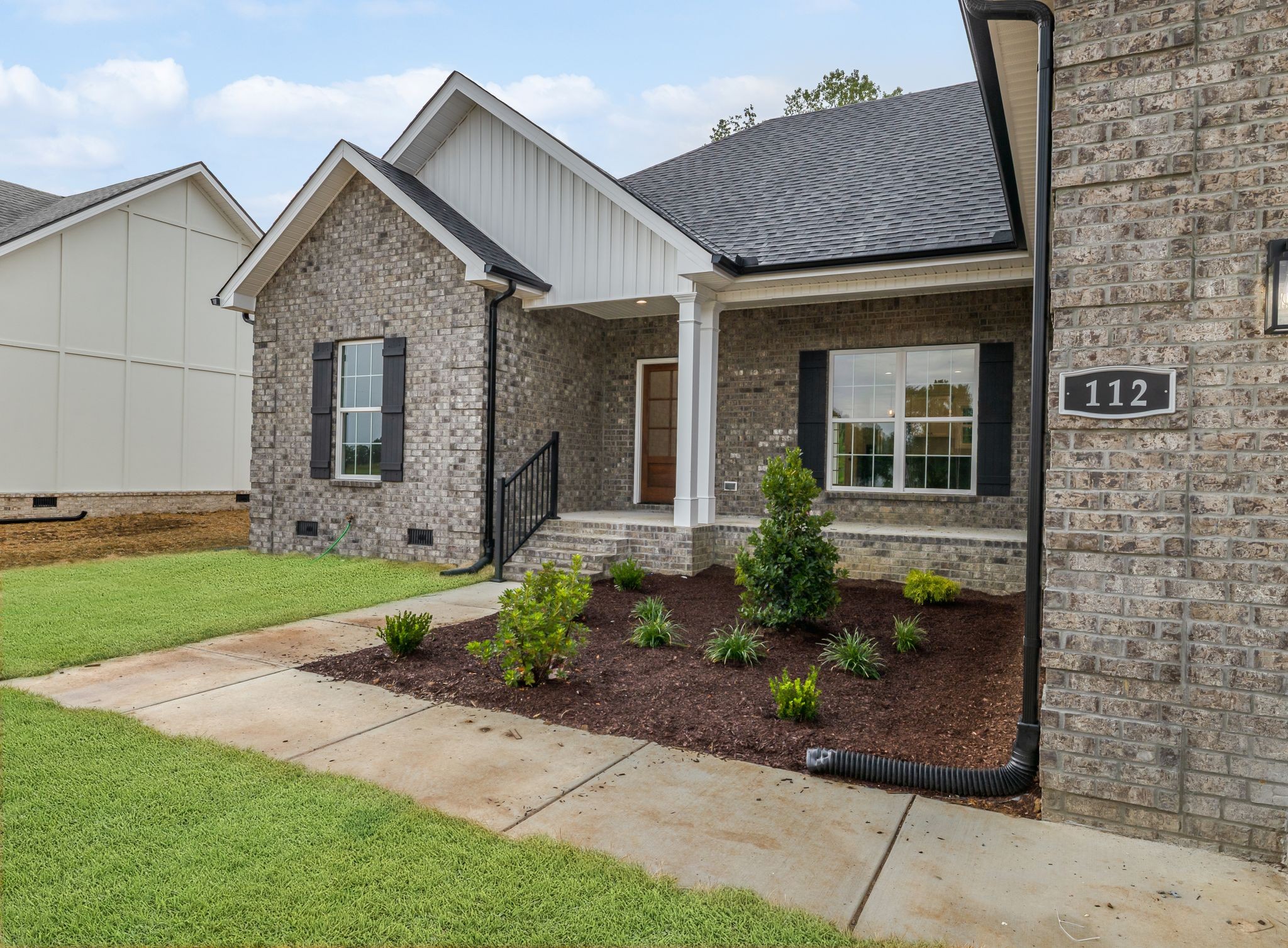 112 Stonebrook Dr