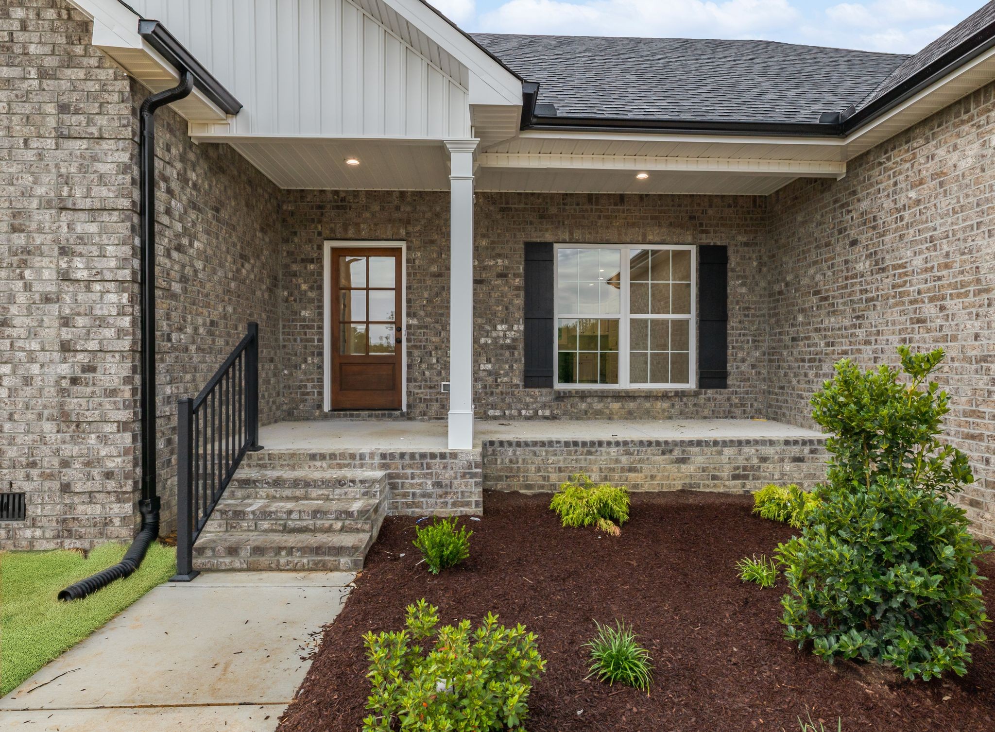 112 Stonebrook Dr