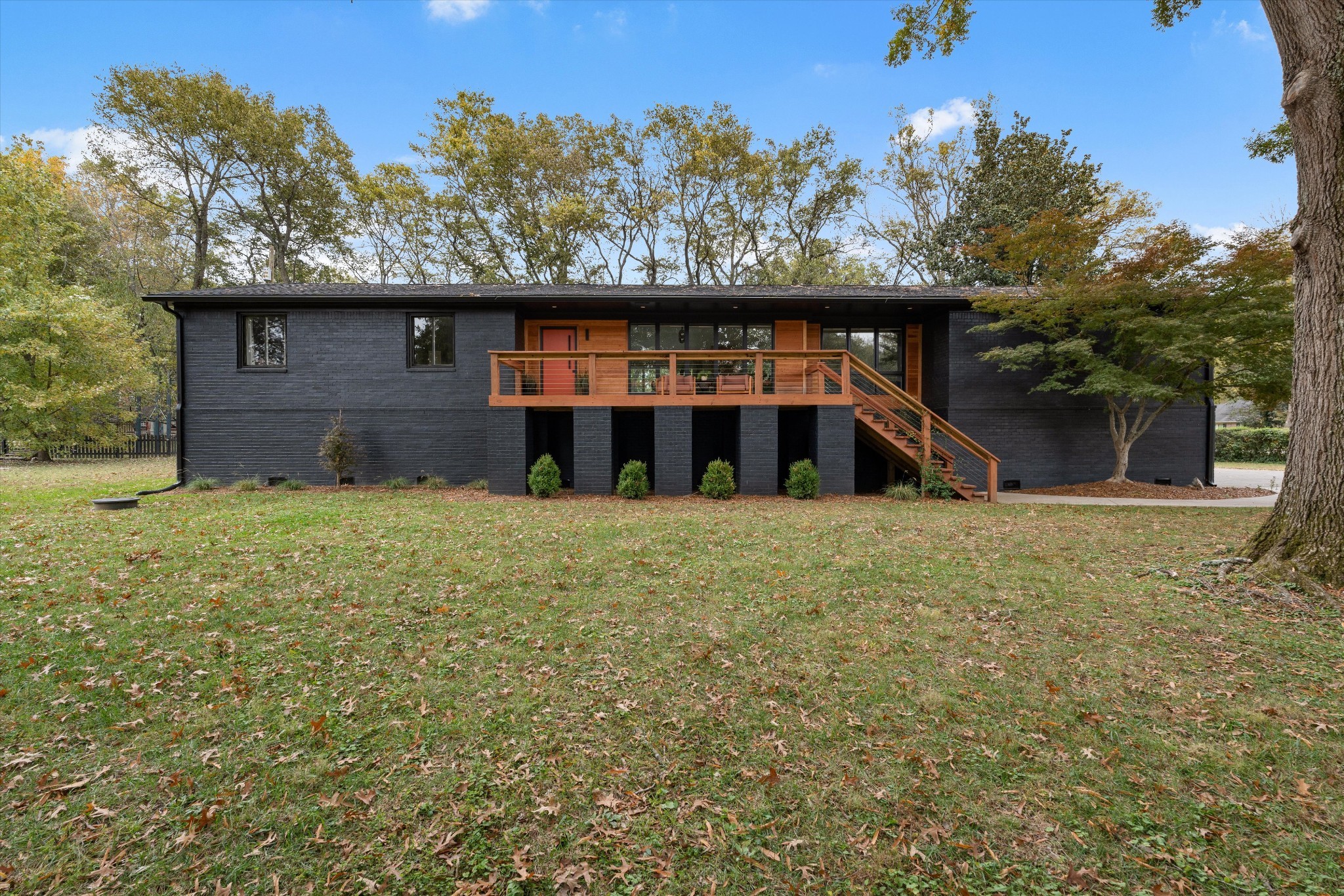 1900 Rosewood Valley Dr