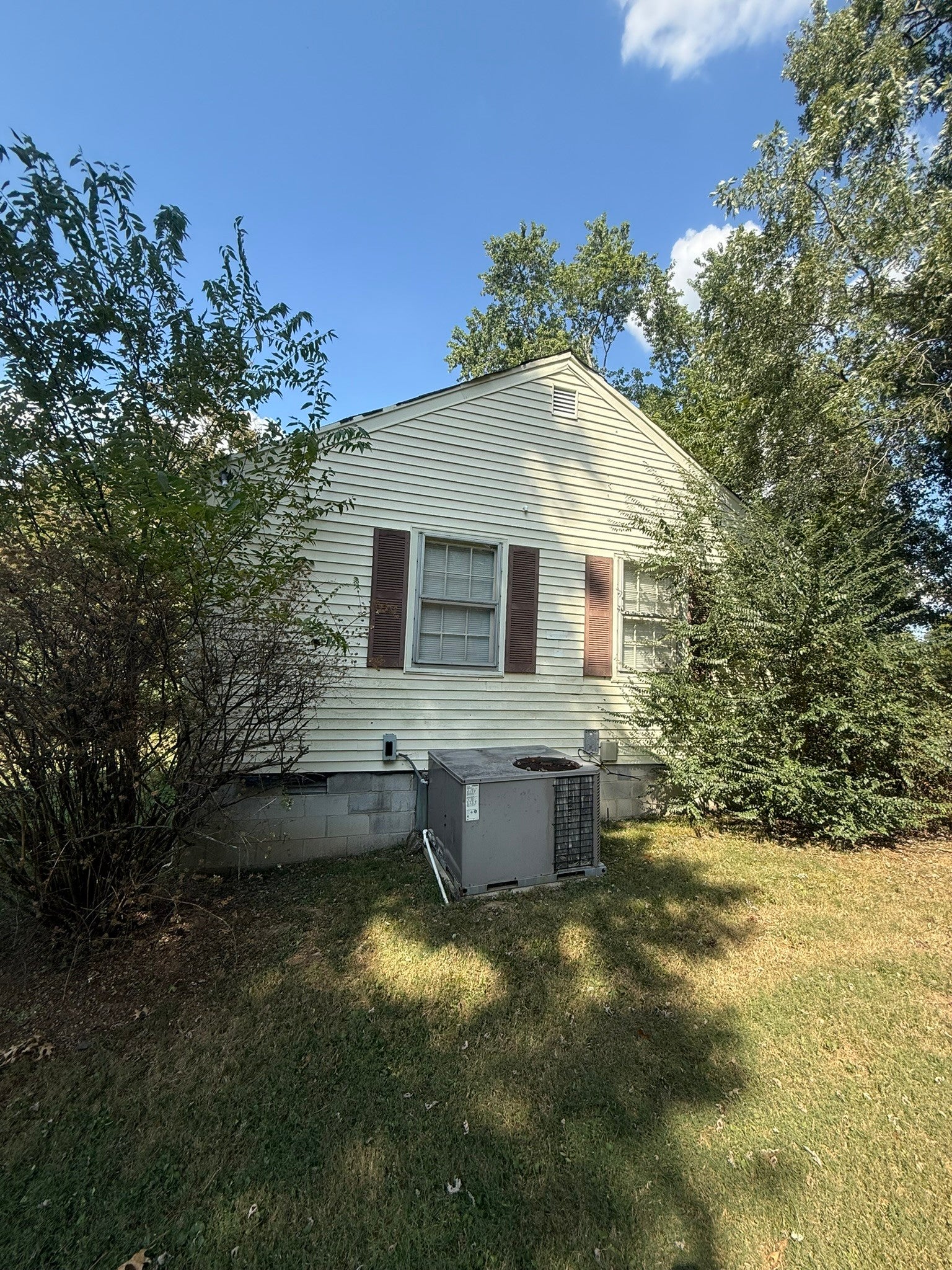 911 Craig St