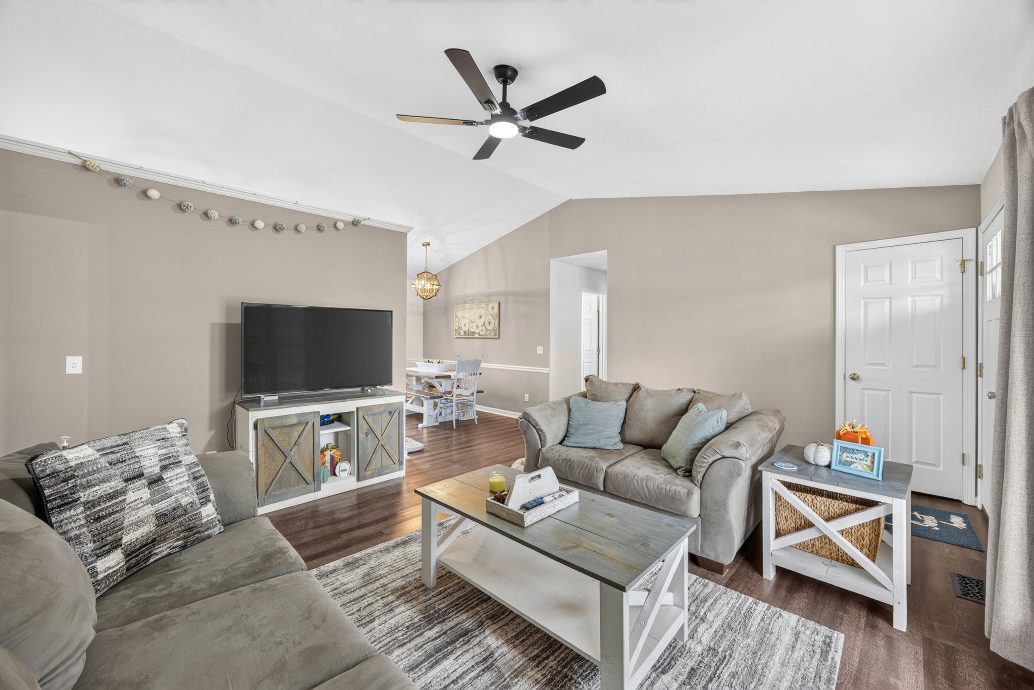 737 Green Valley Cir