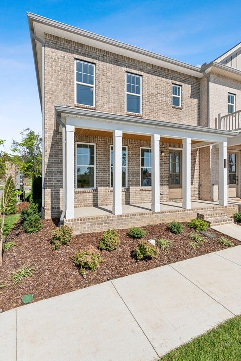 128 Nearwater Pl Hendersonville TN 37075