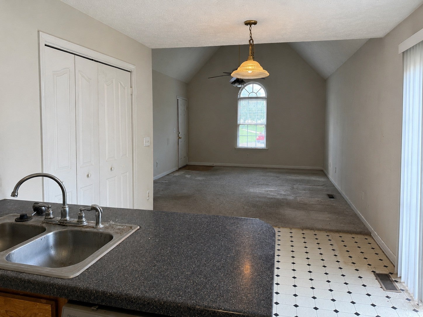 4927 Camborne Cir