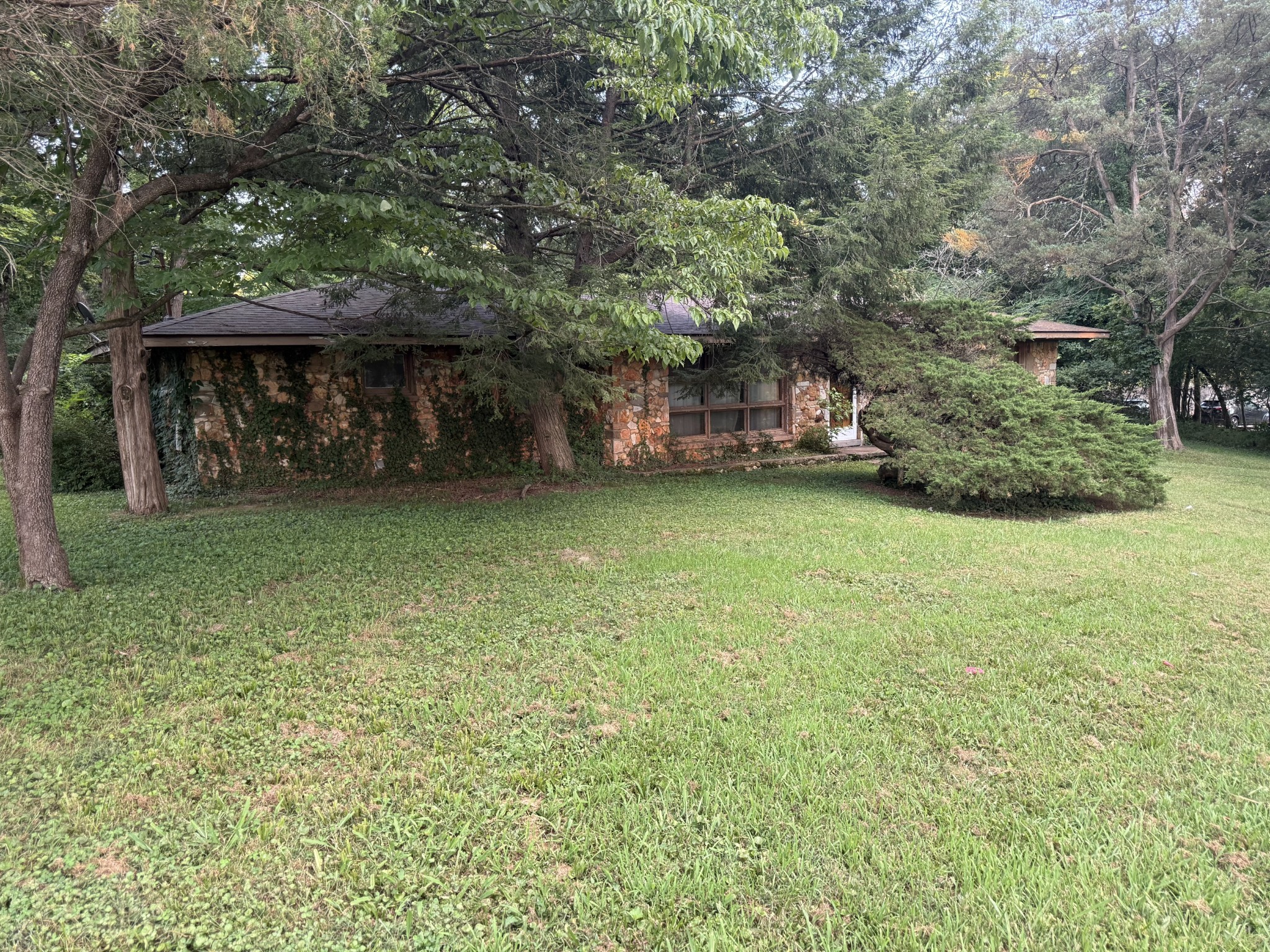 887 Elwood Dr