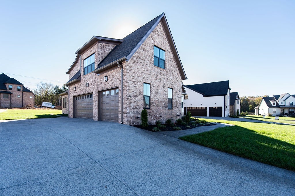 2926 Carisbrooke Dr