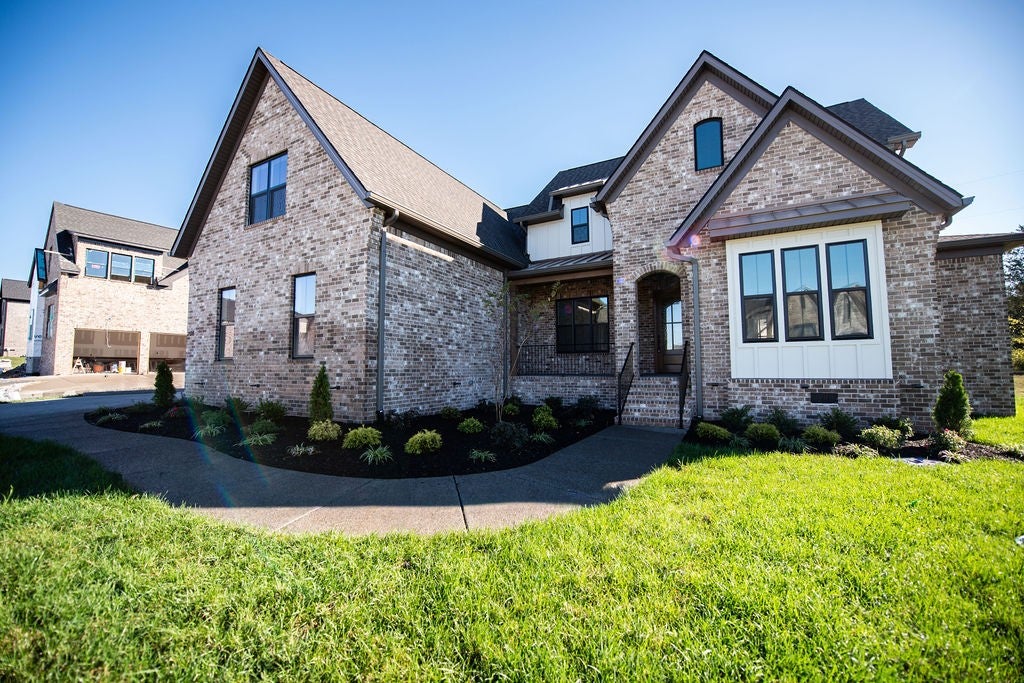 2926 Carisbrooke Dr
